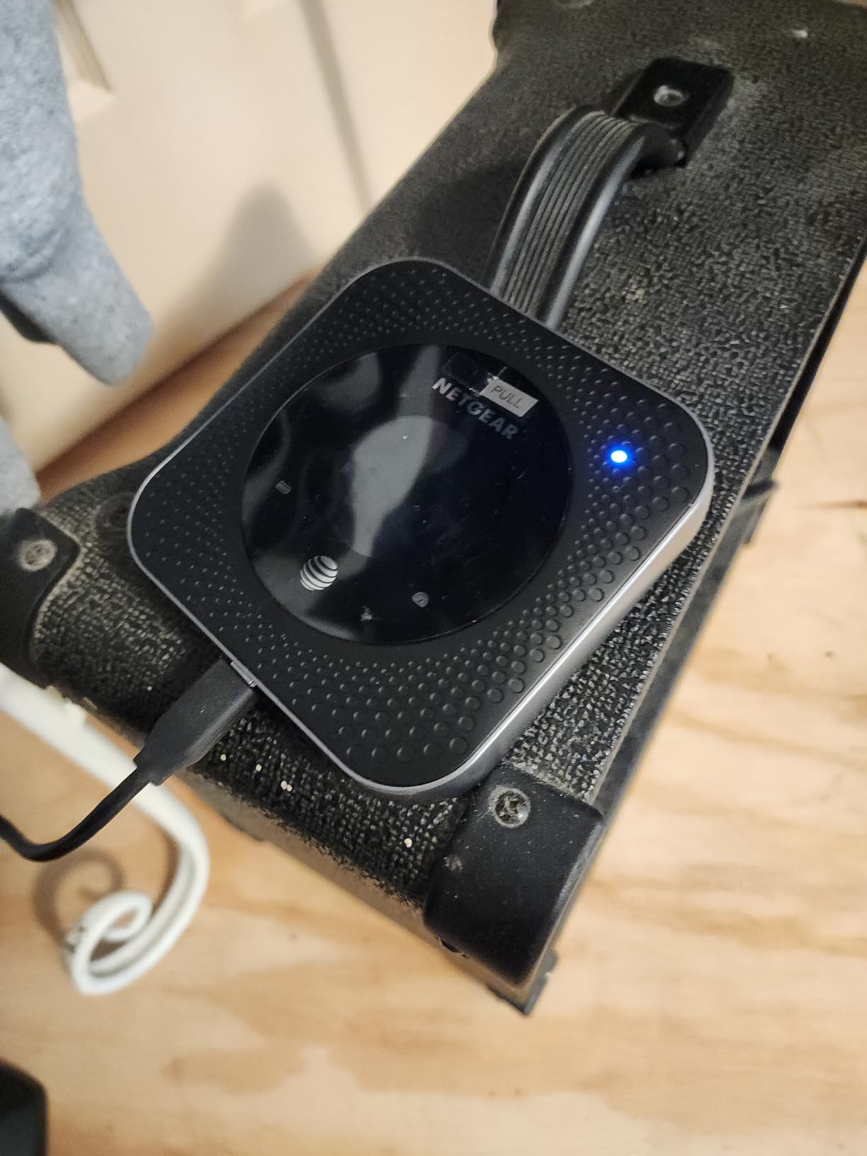 Netgear Nighthawk MR1100 4G LTE Mobile Hotspot Ethernet Router (AT&T GSM Unlocked)(Steel Gray) (Renewed) dual band customer photo 2