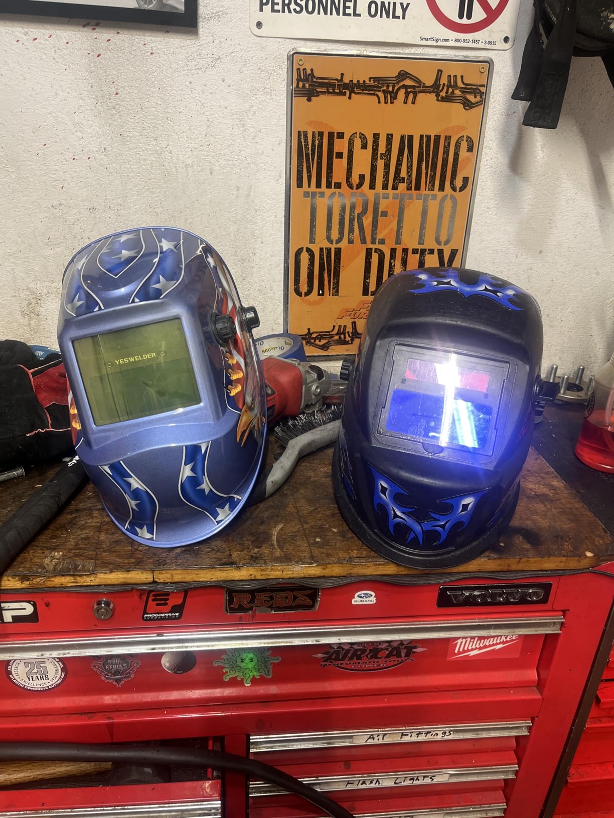YESWELDER Auto Darkening Welding Helmet, Blue Light Blocking, 1/1/1/1 True Color Solar Powered Welding Hood with 2 Arc Sensors, Wide Shade 3.5/9-13 Welder Mask for TIG MIG ARC and Grind customer photo 1