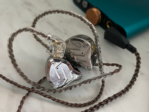 Linsoul KZ ZS10 Pro, 4BA+1DD 5 Driver in Ear Monitor, HiFi Wired Earbuds, Gaming Earbuds, Hybrid IEM Earphones with Stainless Steel Faceplate, Detachable Cable for Musician(with Mic, Black) customer photo 1