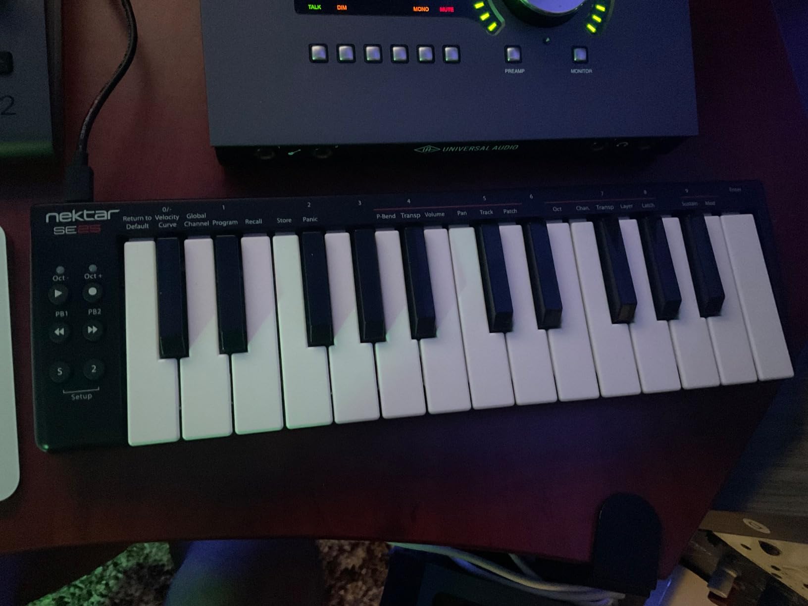 Nektar SE25 | USB MIDI Controller Keyboard with Nektar DAW Integration Black customer photo 2