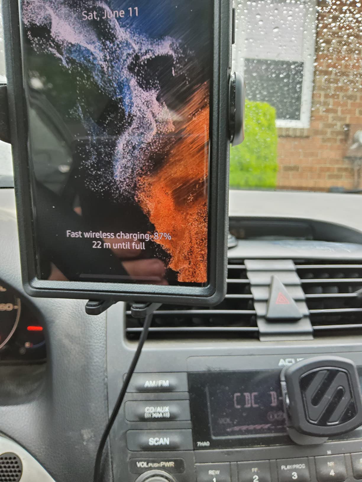 iOttie Auto Sense Qi Wireless Car Charger - Automatic Clamping Dashboard Phone Mount with Wireless Charging for iPhone, Samsung Galaxy, Google Pixel, Huawei, LG, and Other Smartphones customer photo 2