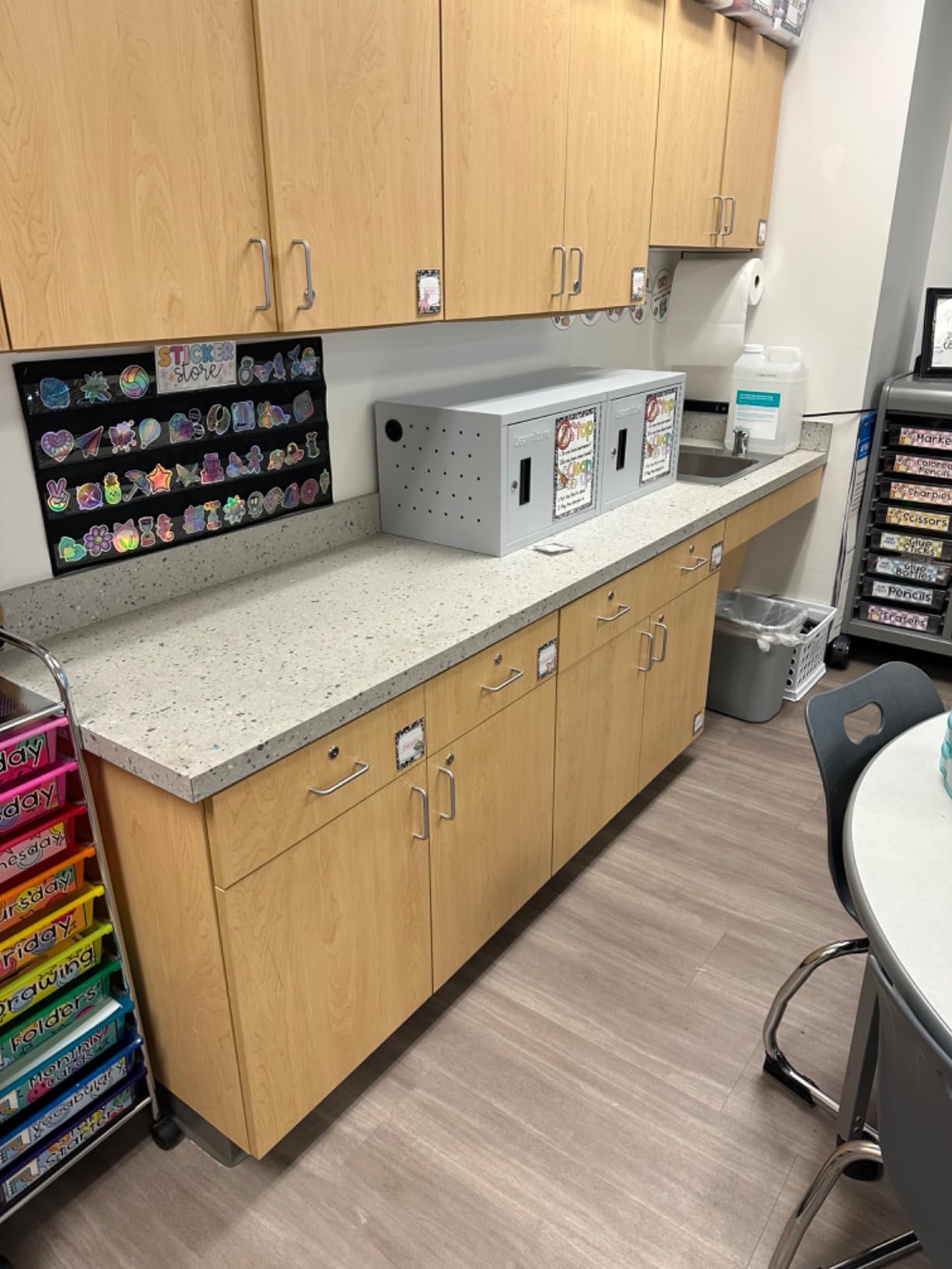 Learniture Structure Series 12-Device Charging Station for Laptops and Tablets, Wall-Mount Lockable Charging Cabinet for 12 Tablets/Chromebooks, Black customer photo 1