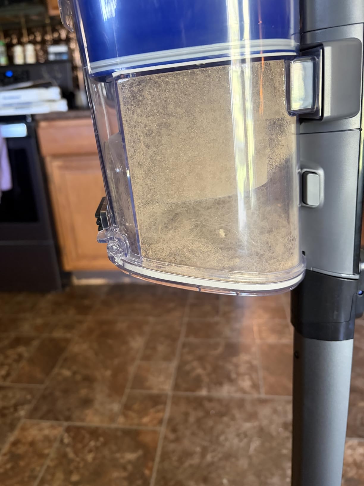 Shark | Pet Cordless Vacuum Cleaner | LED Headlights | Removable Handheld Vacuum for Pet Hair | Crevice Tool & Pet Multi-Tool Included | 40min Runtime | For Carpet & Hard Floors | Grey | IX141 customer photo 1