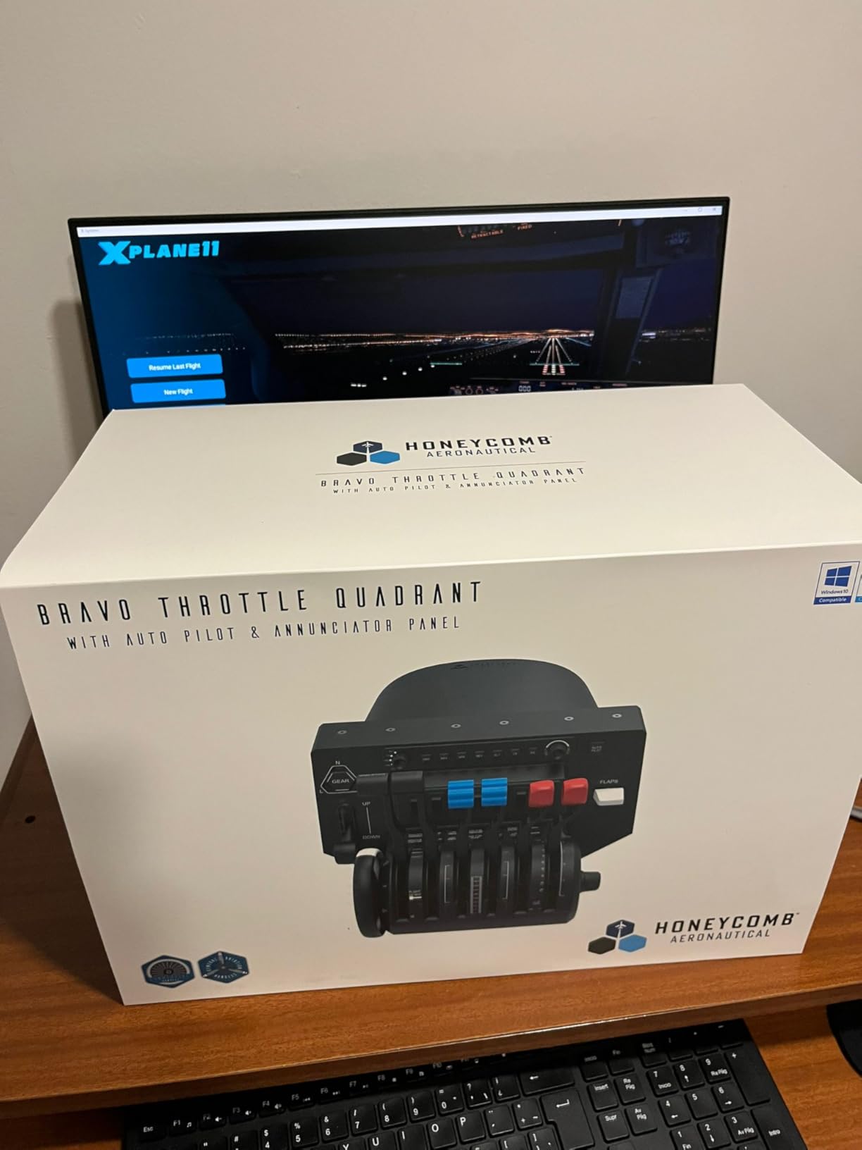 Honeycomb Bravo Throttle Quadrant - Flight Simulator Controls w/Autopilot, Annunciator Panel, Gear, Flaps, Trim Wheel - All-in-One Cockpit System w/Configurable Throttle Setup customer photo 2