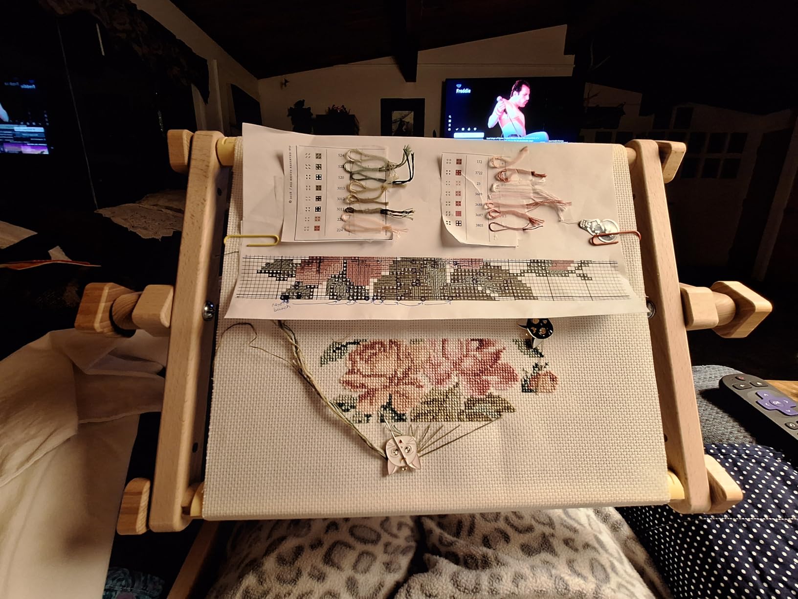 Needlework Table and Lap Hands-Free Stand with Adjustable Frame Made of Organic Beech Wood Tapestry Cross Stitch Embroidery Frame Holder (35х48 cm (13.7