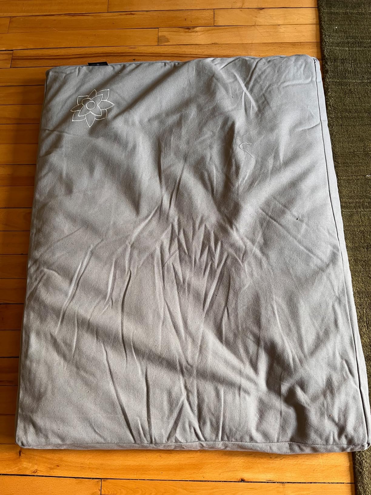 Mindful & Modern Zabuton Meditation Mat - Cotton Filled Yoga and Meditation Pad - Zabuton Meditation Cushion for Kneeling and Sitting Support - Large Rectangular Sitting Floor Pillow for Bench or Zafu customer photo 1