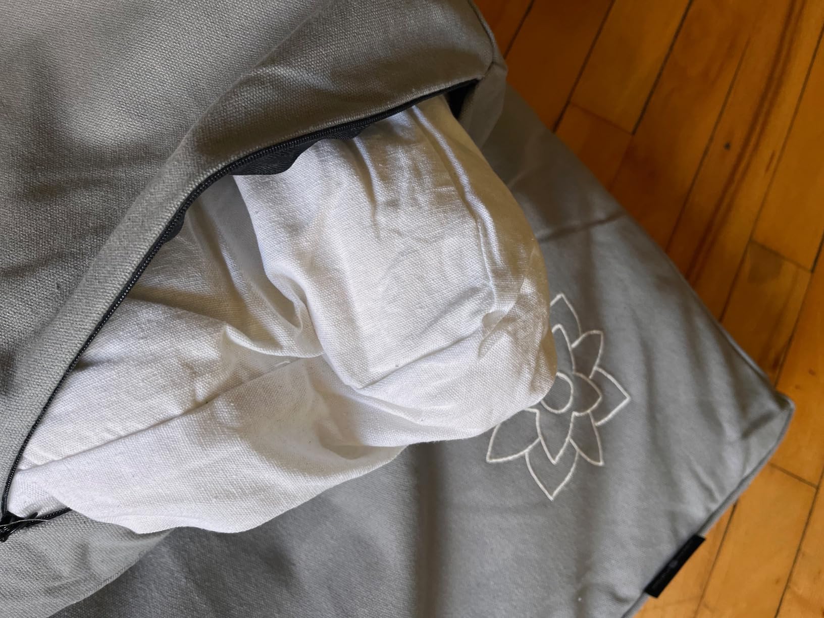 Mindful & Modern Zabuton Meditation Mat - Cotton Filled Yoga and Meditation Pad - Zabuton Meditation Cushion for Kneeling and Sitting Support - Large Rectangular Sitting Floor Pillow for Bench or Zafu customer photo 2