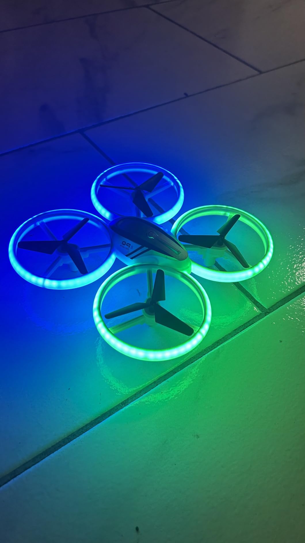 Q9s Drones for Kids, RC Drone with Altitude Hold and Headless Mode, Quadcopter with Blue&Green Light, Propeller Full Protect, 2 Batteries and Remote Control, Easy to fly Kids Gifts Toys for Boys and Girls customer photo 1