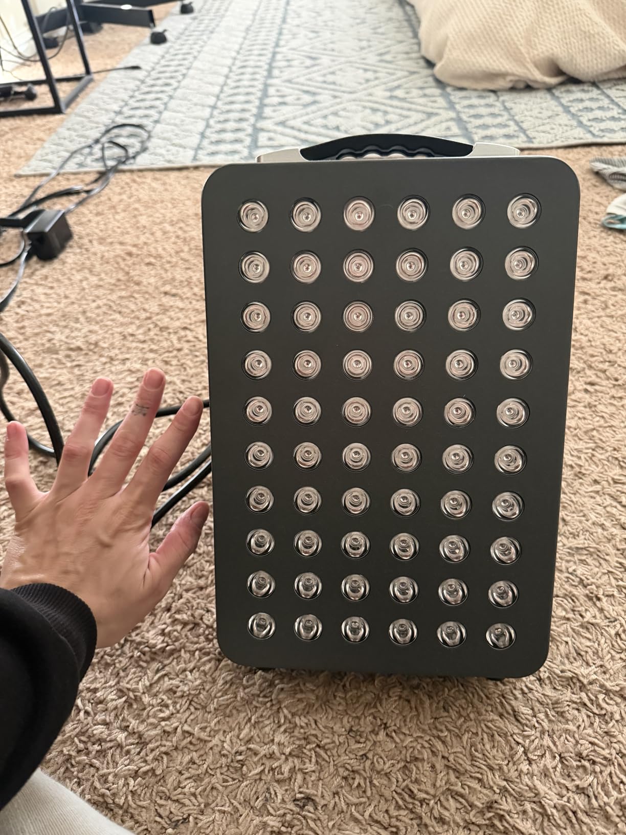 Hooga HG300 Red and Near Infrared LED Light Panel with Timer and Stand, 60 High-Efficiency LEDs, Dual Wavelength 660nm and 850nm customer photo 2