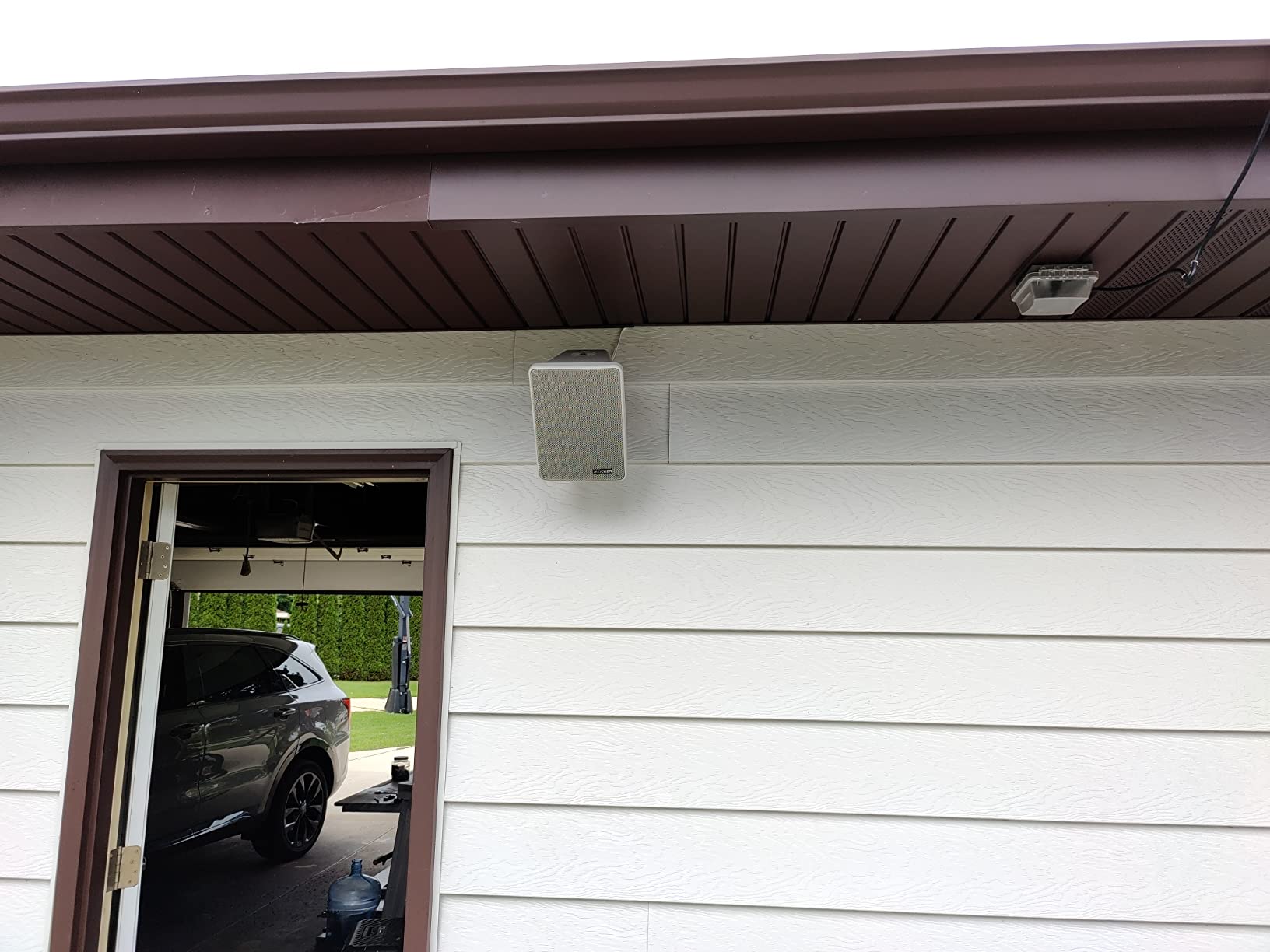 KICKER KB6B 2-Way Full Range Indoor Outdoor Speakers (Pair) Weatherproof Speakers for Patio Garage Poolside customer photo 1