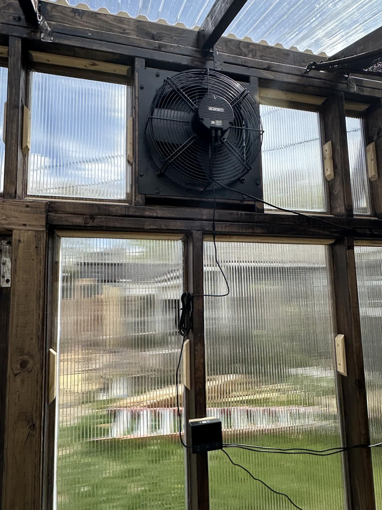 AC Infinity AIRLIFT T14, Shutter Exhaust Fan 14