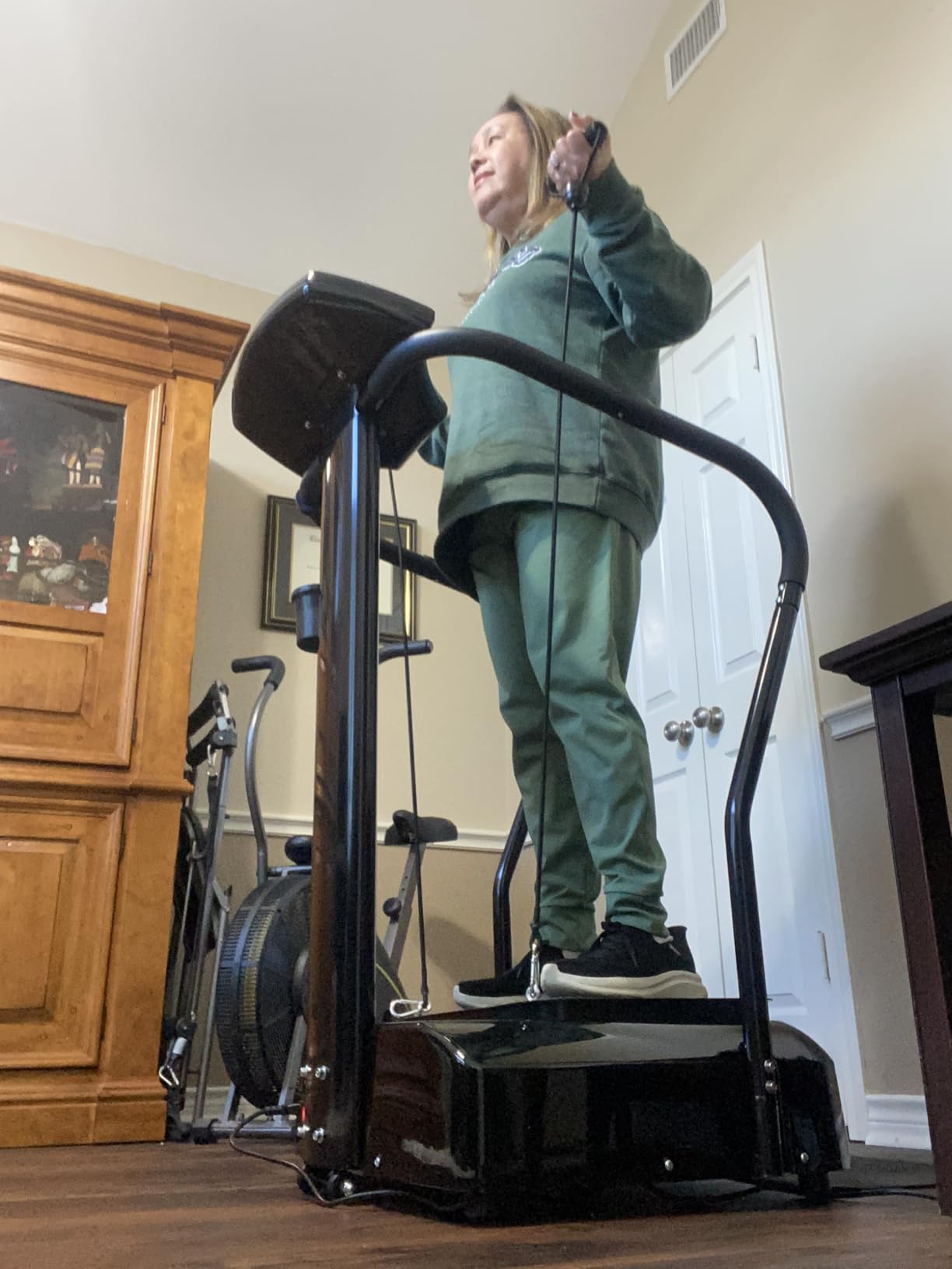 Lifepro Rhythm Vibration Plate Exercise Machine with Handles for Balance Support - Vibrating Plate for Lymphatic Drainage, Circulation & Recovery, Heart Rate Sensor, Phone Holder, 99 Speed Levels customer photo 2