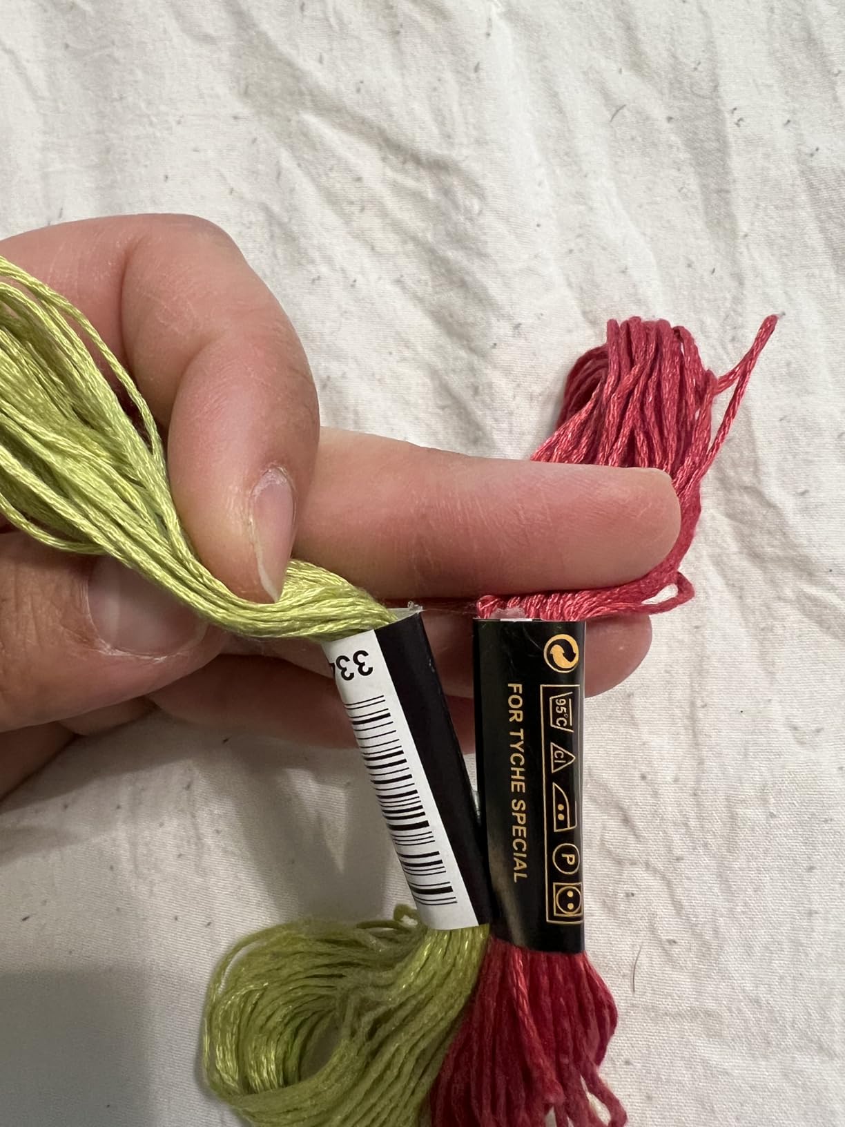 LOVIMAG Embroidery Thread Floss 140 Colors Skeins Friendship Bracelet String Making Bracelets Cross Stitch Kit Supplies Thin Yarn Sewing Patterns Cotton Strings Crochet Braces Wrap Rainbow Crafts customer photo 2