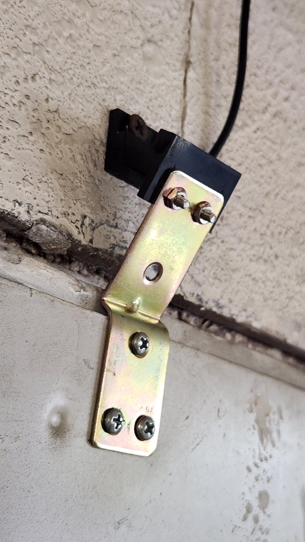 Smart Garage Door Opener - Universal WiFi Remote Controller Compatible with Alexa, Google Home, iPhone, Siri, Android, Door Left Open Alert, Door Security Systems, Updated Model customer photo 2