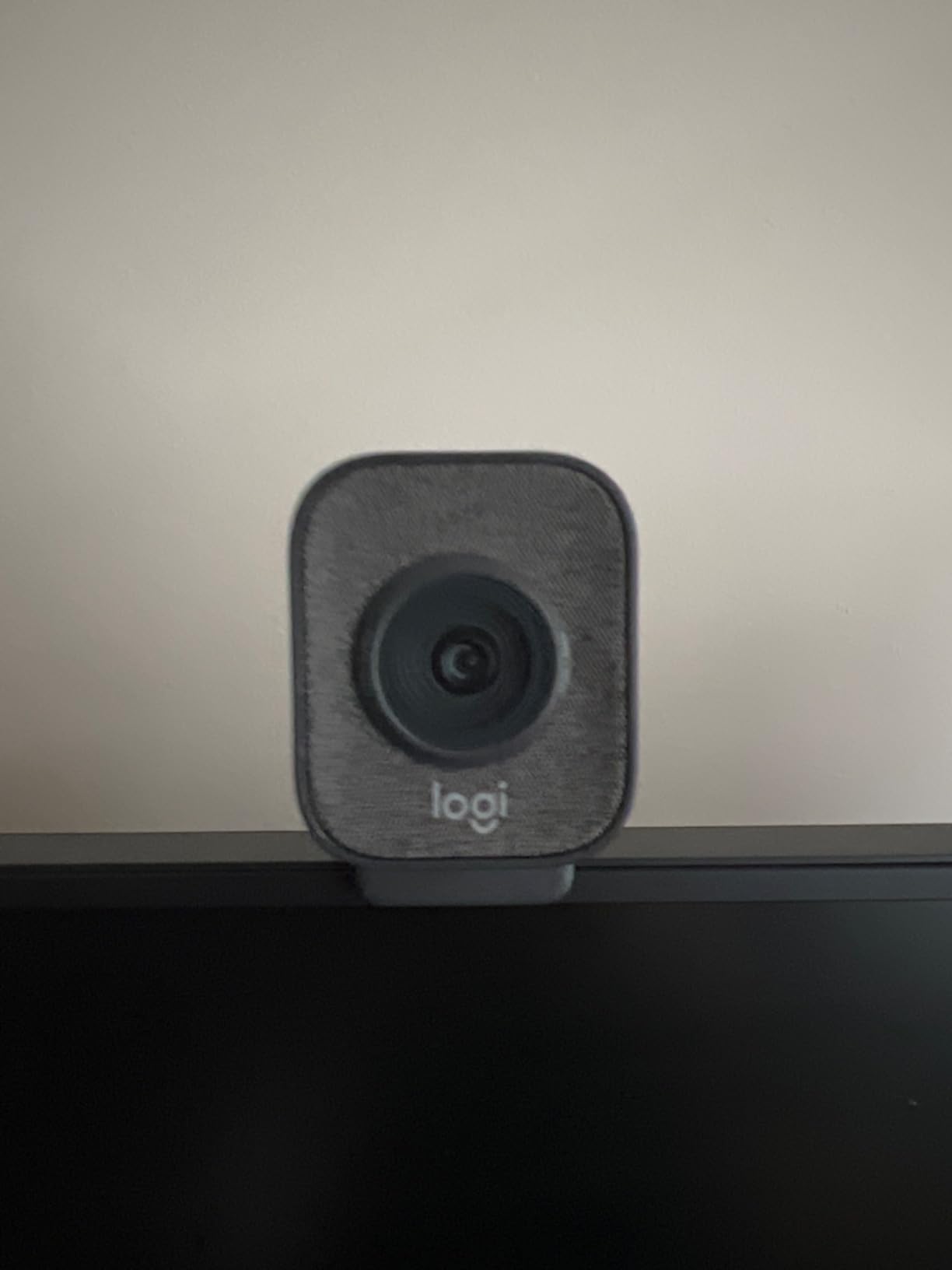 Logitech StreamCam Premium Webcam for Streaming and Content Creation, Full HD 1080p 60 fps, Works with Microsoft Teams, Google Meet, Zoom customer photo 1