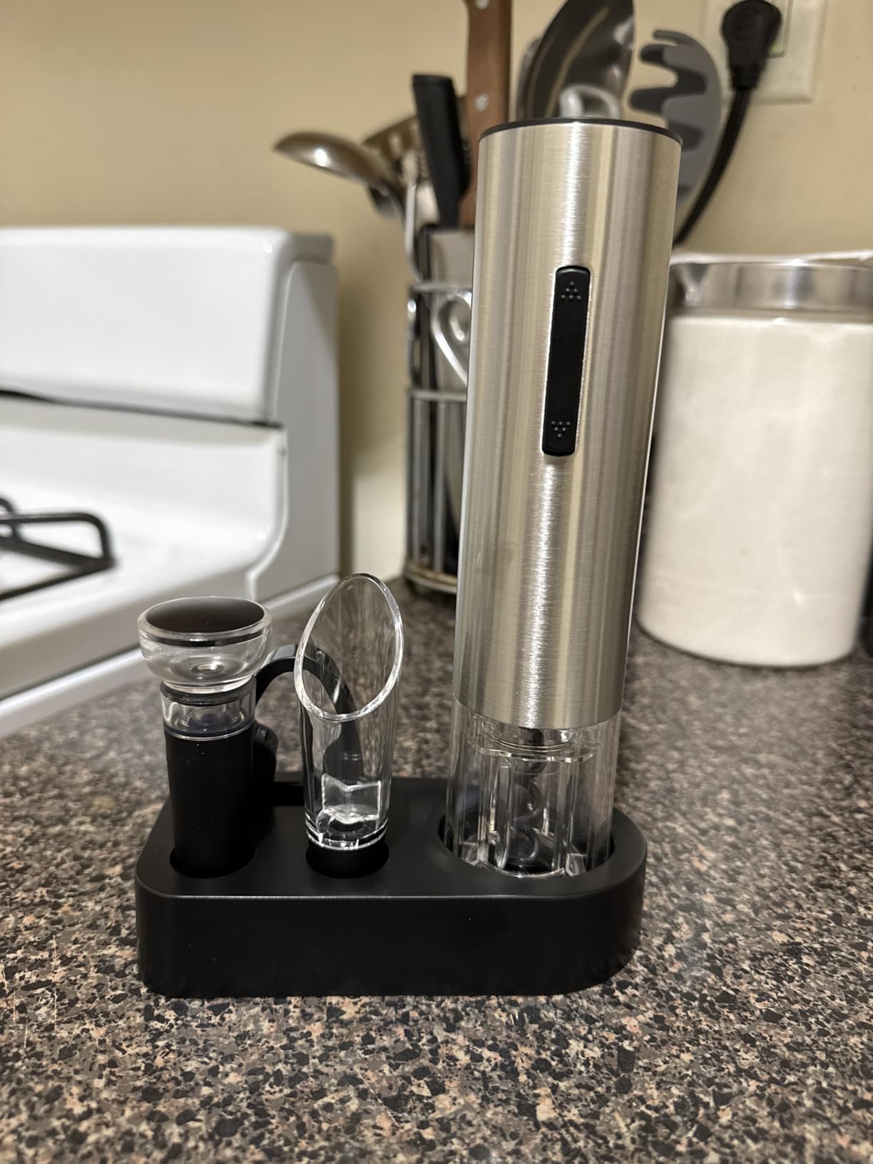 Crenova Electric Wine Opener, Rechargeable Wine Bottle Opener, Automatic Corkscrew with Vacuum Stopper, Aerator Pourer, Foil Cutter, Display Base, Gifts for Valentines Day New Home Wedding Birthday customer photo 1