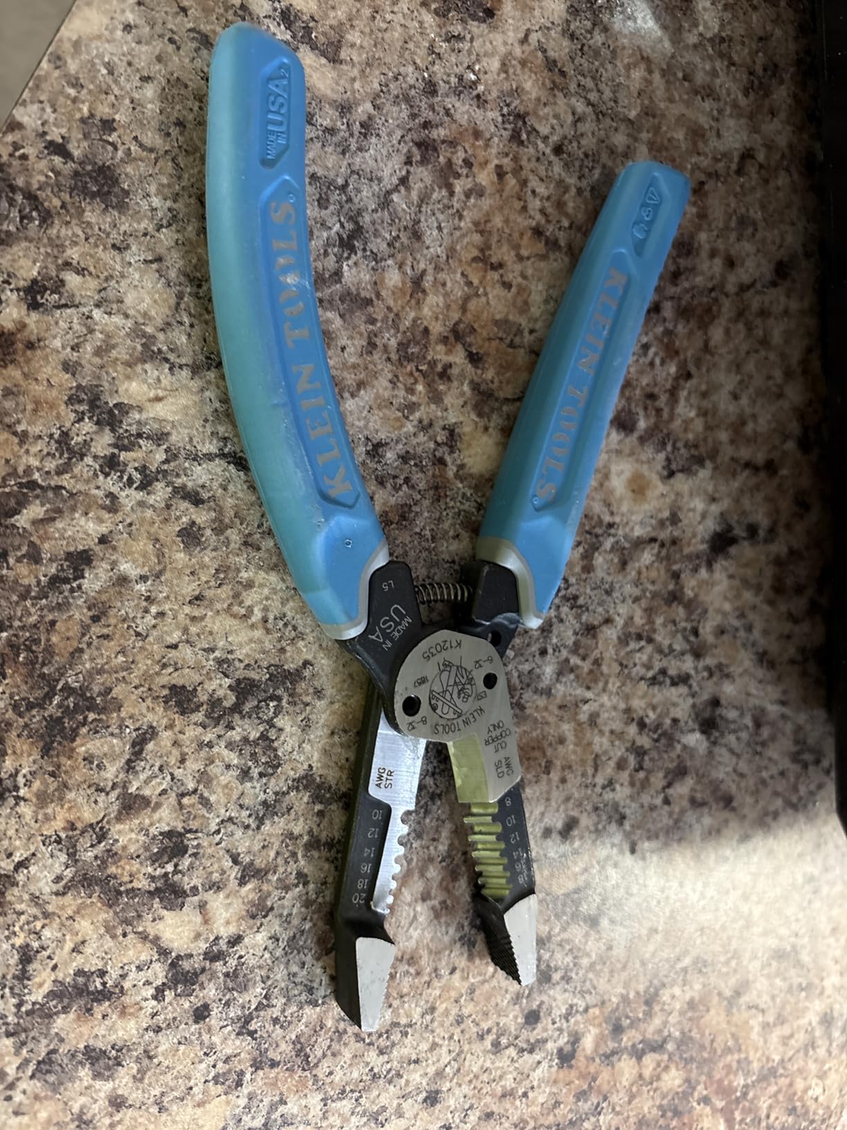 Klein Tools K12035 Klein-Kurve Wire Cutters, Made in USA, Heavy Duty Wire Stripping Tool customer photo 1