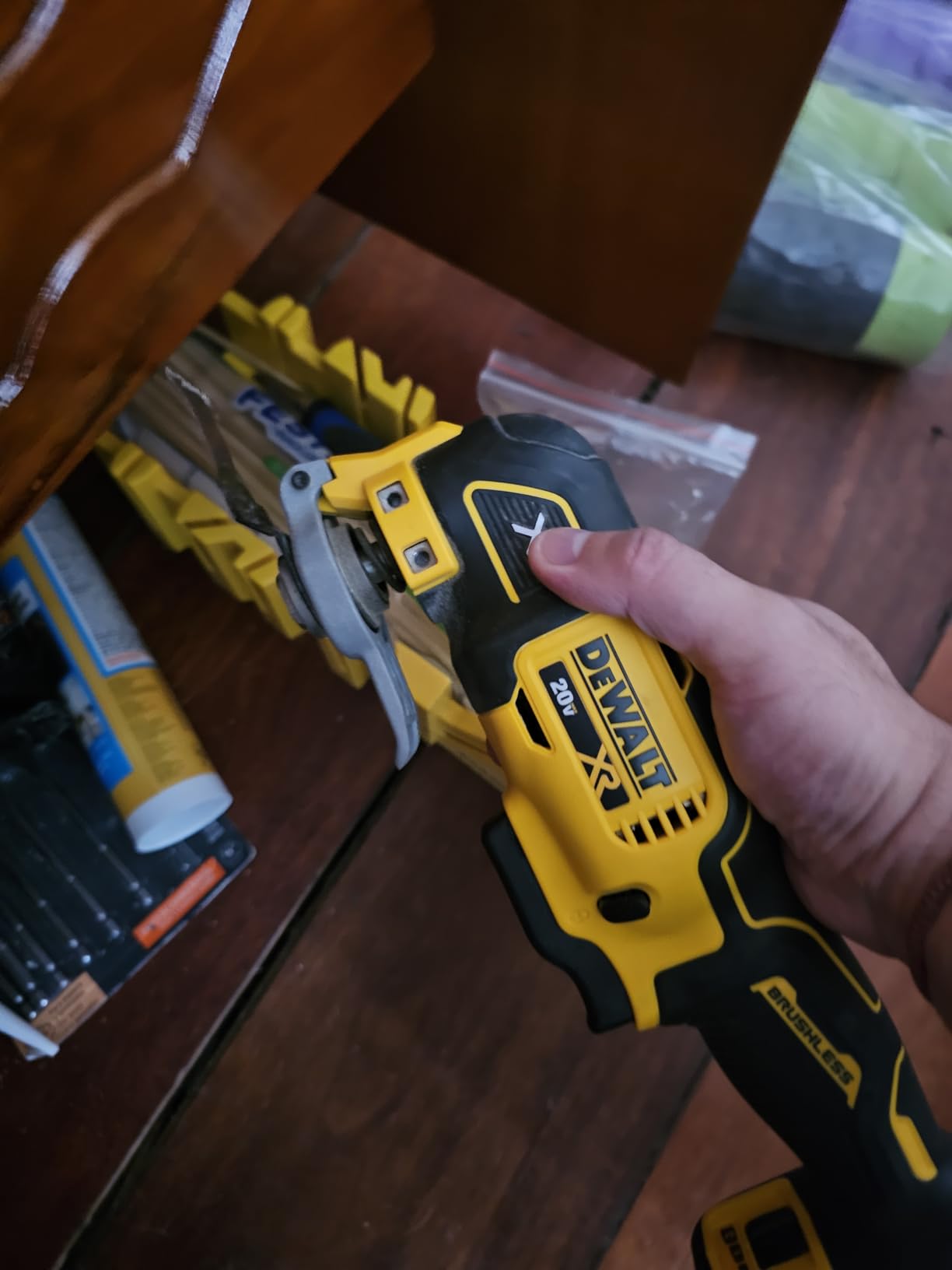 DEWALT 20V MAX XR Oscillating Multi-Tool Cordless, Variable Speed Brushless Motor Multitool with LED Light, Extended Runtime, Includes Two Wood Cutting Blades, Tool Only (DCS356B) customer photo 1