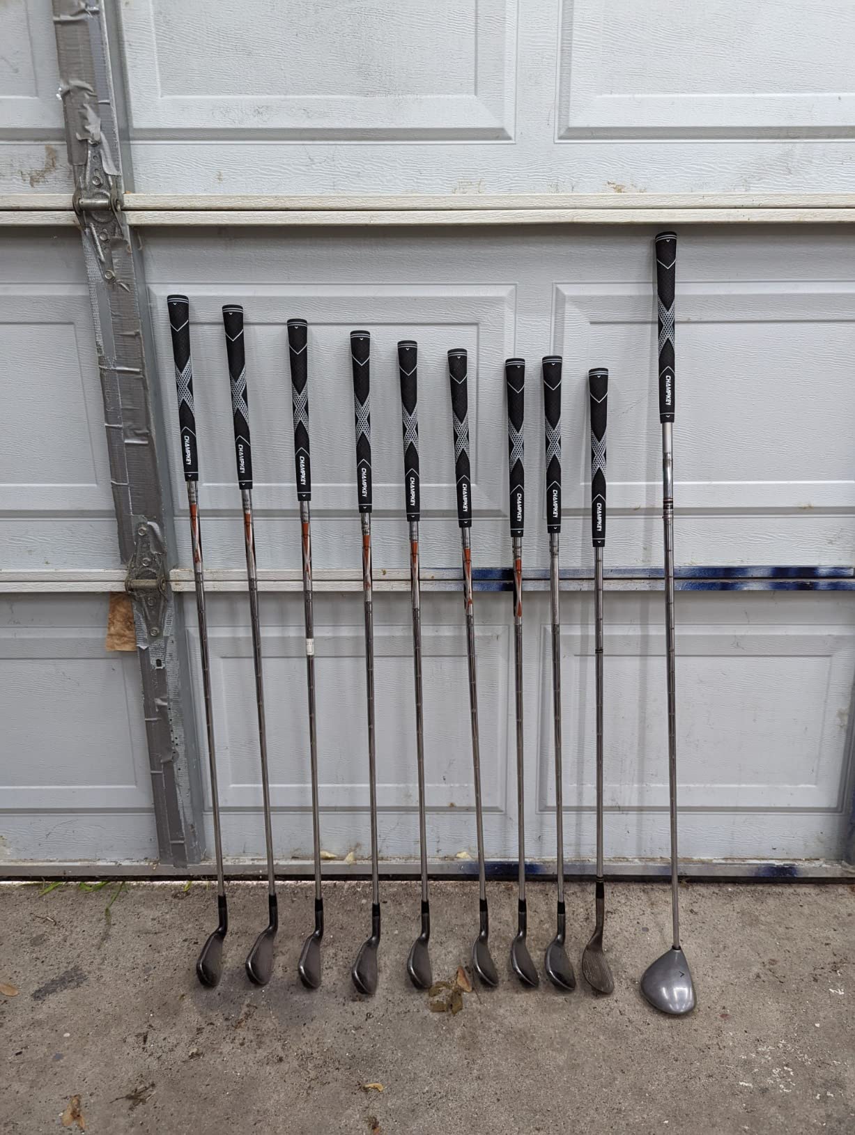 CHAMPKEY Premium Rubber Golf Grips 13 Pack | High Traction and Feedback Rubber Golf Club Grips | Choose Between 13 Grips with 15 Tapse and 13 Grips with All Kits customer photo 1