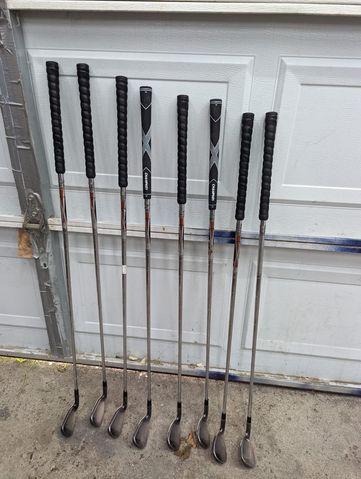 CHAMPKEY Premium Rubber Golf Grips 13 Pack | High Traction and Feedback Rubber Golf Club Grips | Choose Between 13 Grips with 15 Tapse and 13 Grips with All Kits customer photo 2