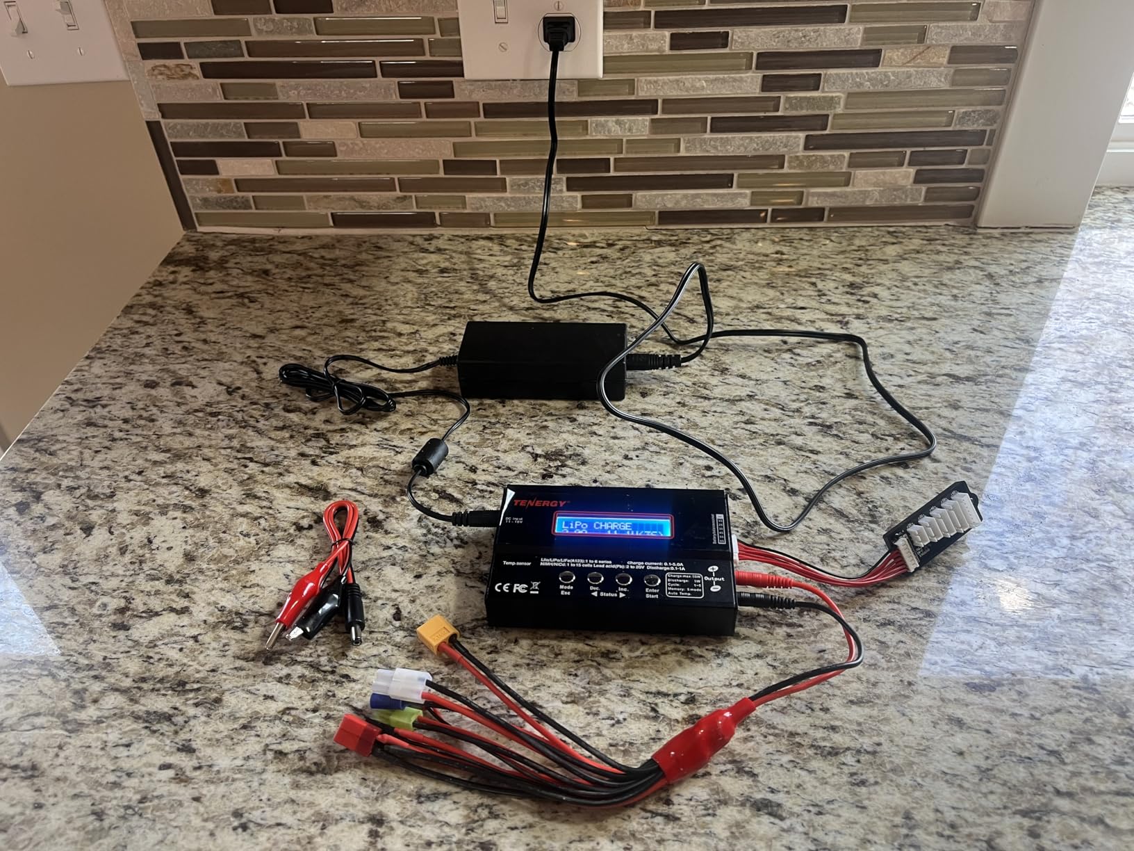 Tenergy 1S-6S Digital Battery Pack Charger for Li-Fe/Li-PO/NiCd/NiMH Packs Balance Charger Discharger w/Tamiya/JST/EC3/HiTec/Deans Connectors + Lipo Bag customer photo 1