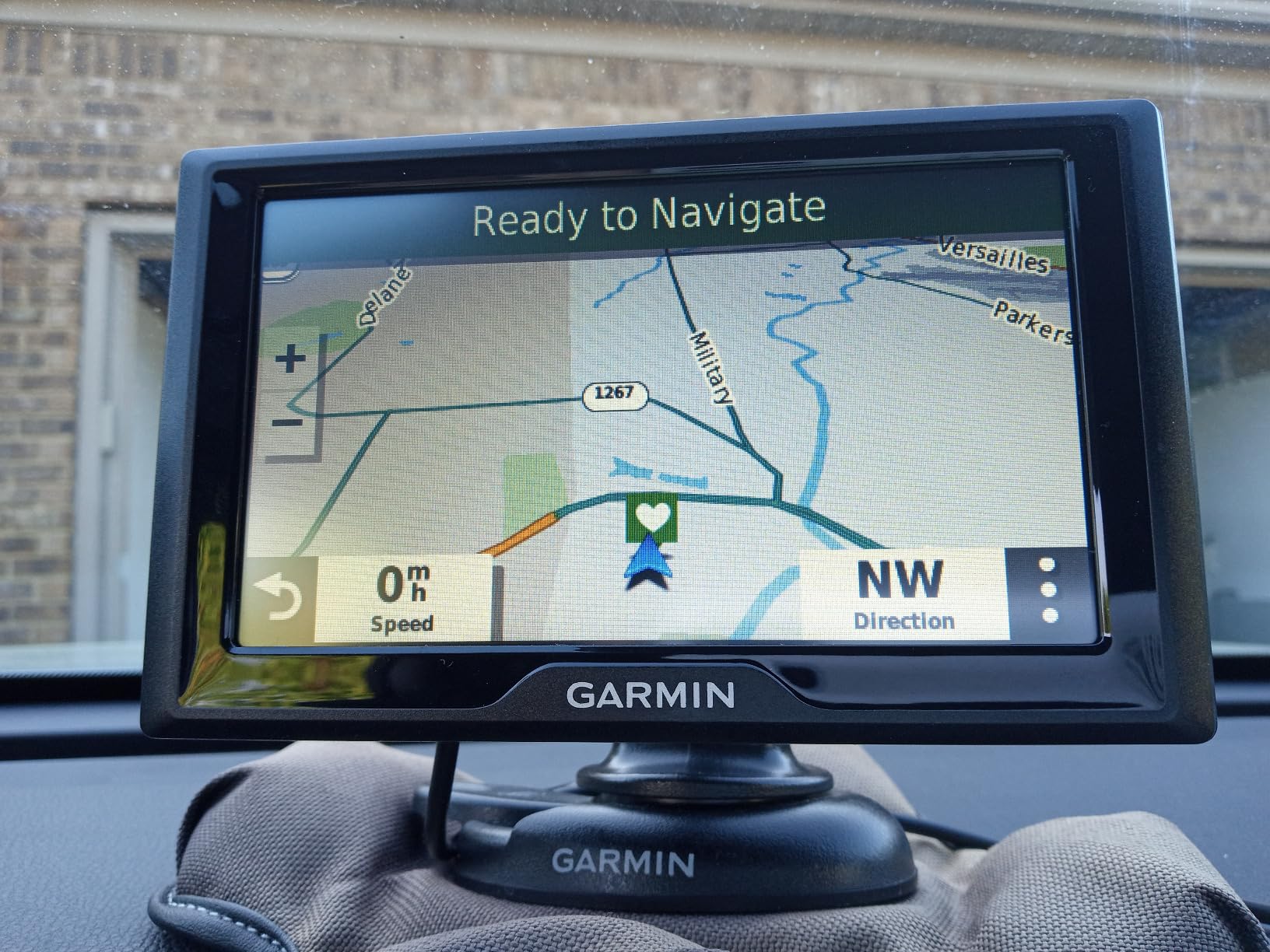 Garmin Drive 52, GPS Navigator with 5 inch Display, Simple On-Screen Menus and Easy-to-See Maps (Renewed) customer photo 1