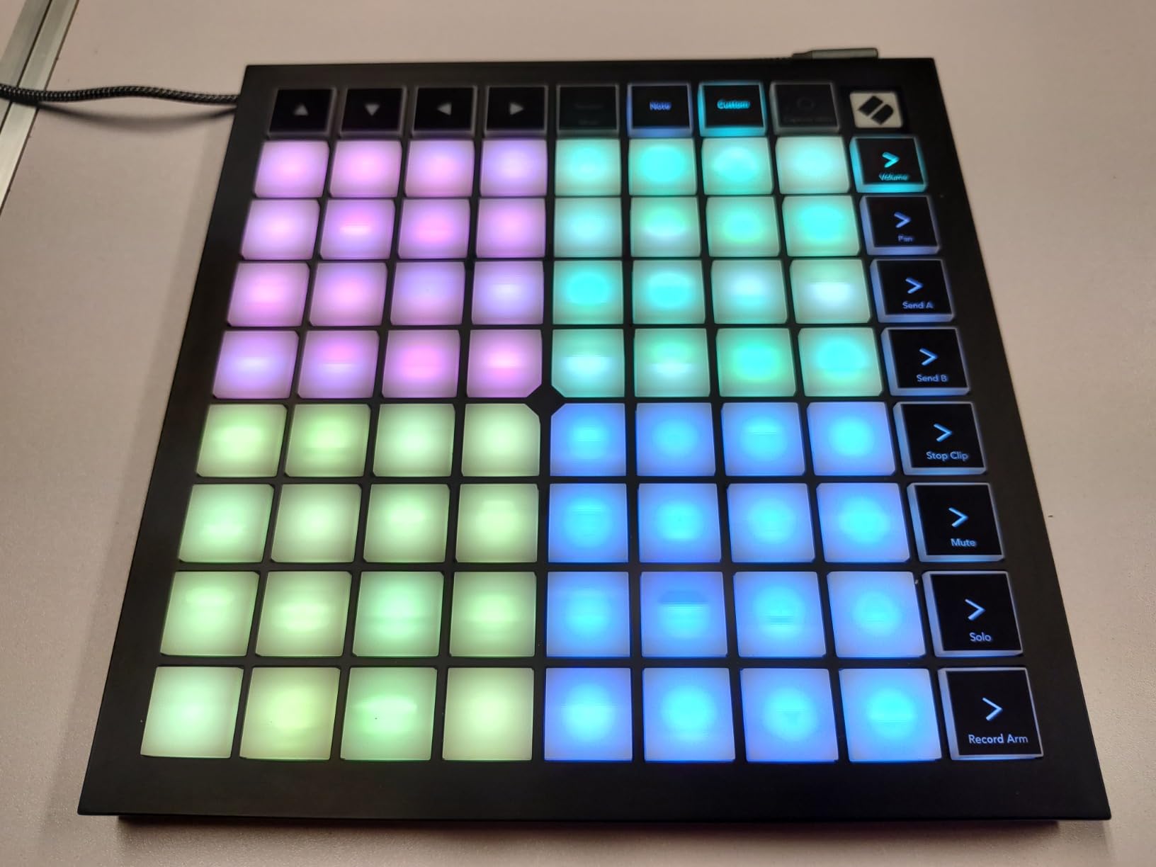 Launchpad X MIDI Grid Controller for Ableton Live/Logic Pro - Easy Controls, Dynamic Note Playing, Scale Modes customer photo 2
