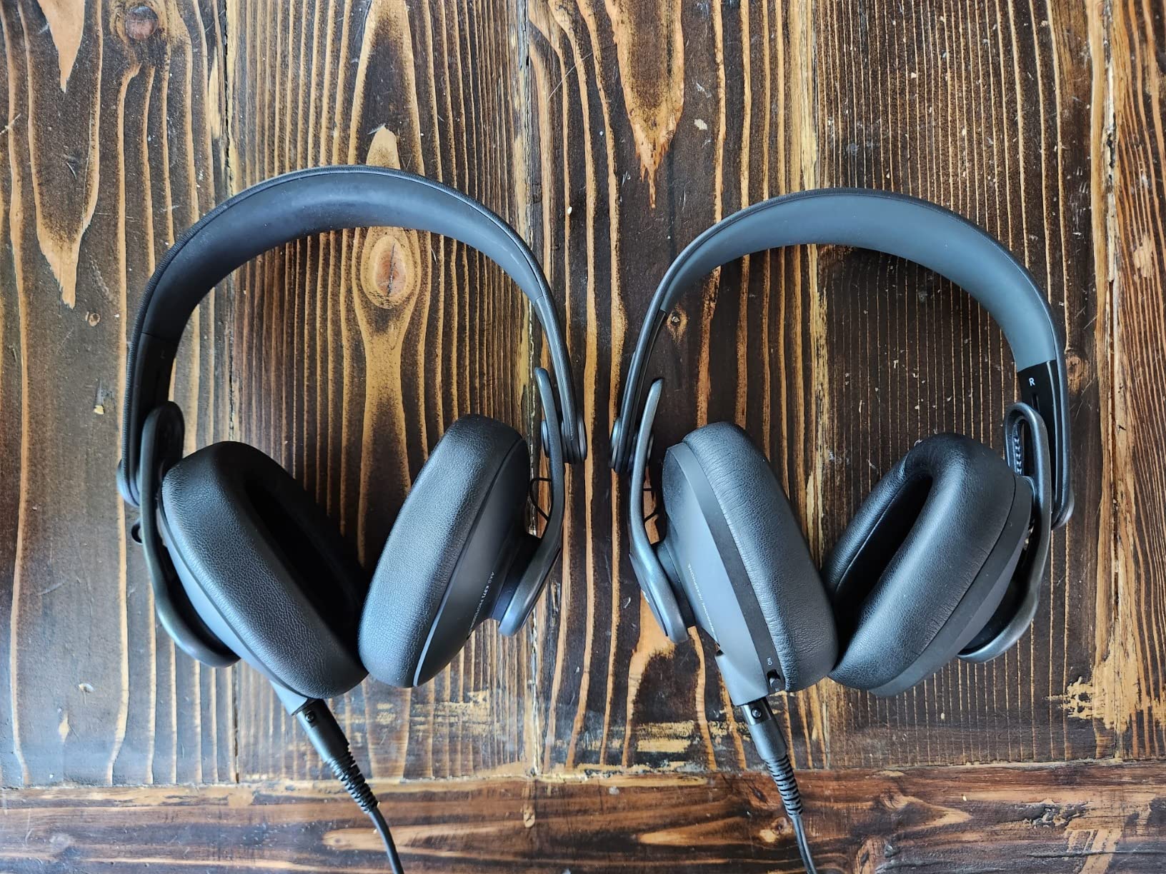 AKG Pro Audio K371 Wired Over-Ear, Closed-Back, Foldable Professional Recording Studio Headphones customer photo 1