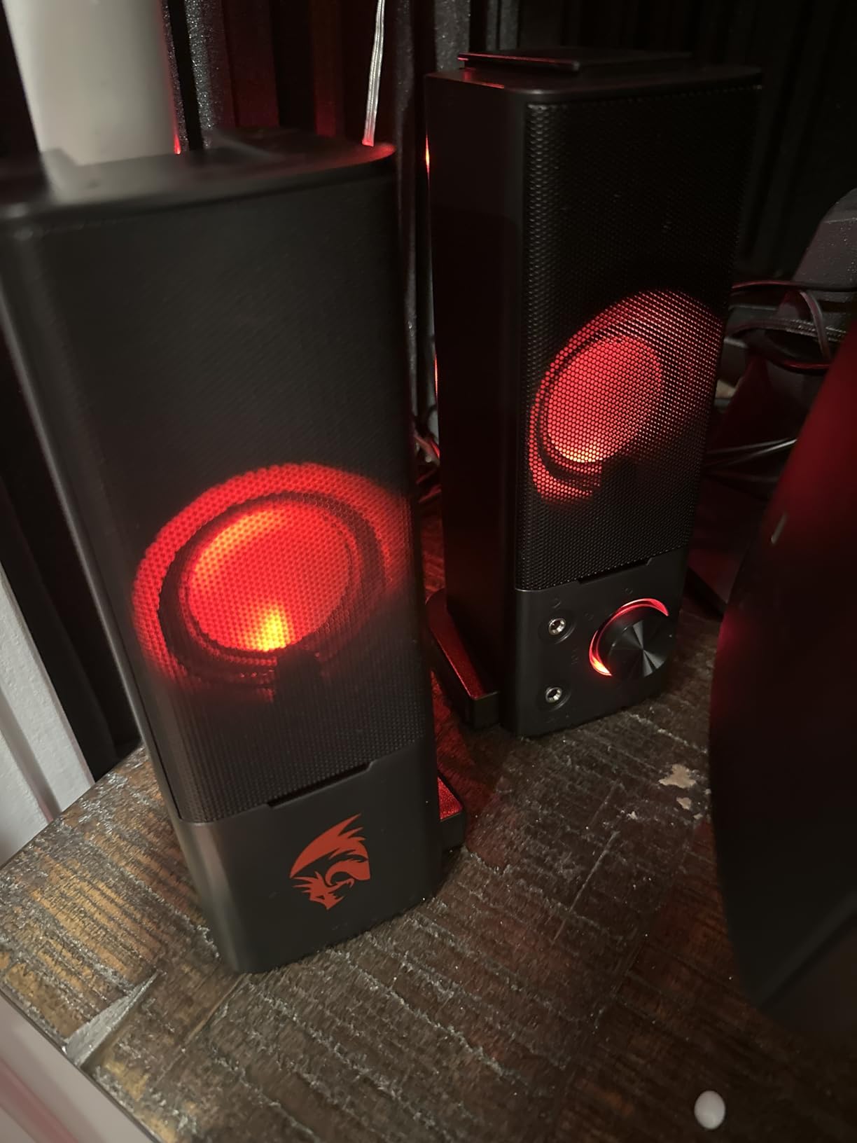 Redragon GS550 PC Gaming Speakers, 2.0 Channel Desktop Computer Sound Bar with Compact Maneuverable Size, Headphone Jack, Quality Bass & Decent Red Backlit, USB Powered w/ 3.5mm Cable customer photo 1