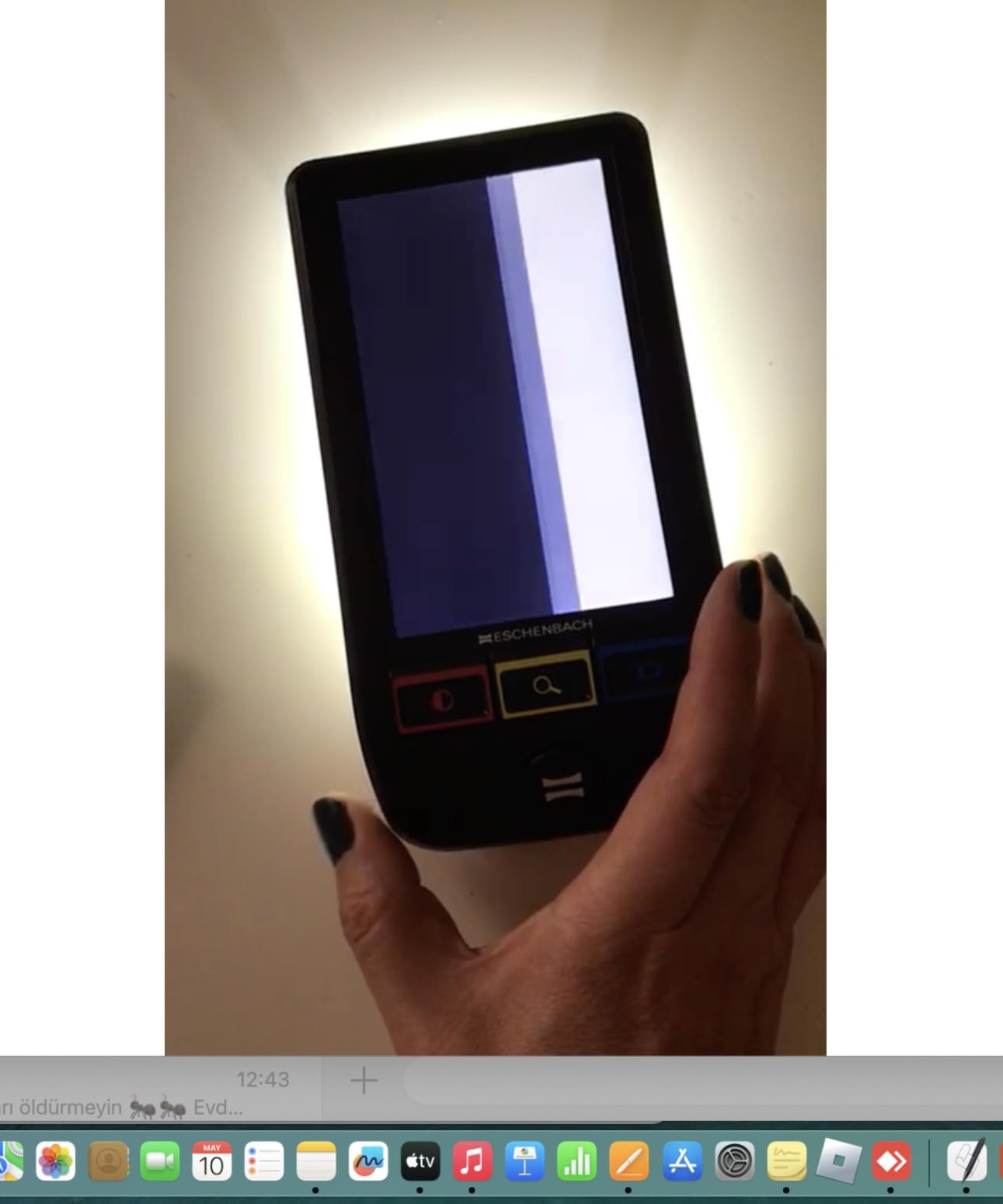 Eschenbach SmartLux Digital Portable Magnifier - Handheld HD Video Magnifier For Low Vision w/Image Capture customer photo 3