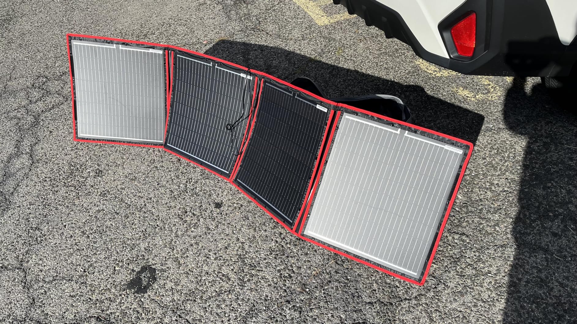 DOKIO 150W Portable Foldable Solar Panel Kit, Compact 21x20in Design 7.3lb with Standalone Controller and USB, Monocrystalline Charger for 12V Batteries, Power Stations, RV Camping Emergency Use customer photo 2