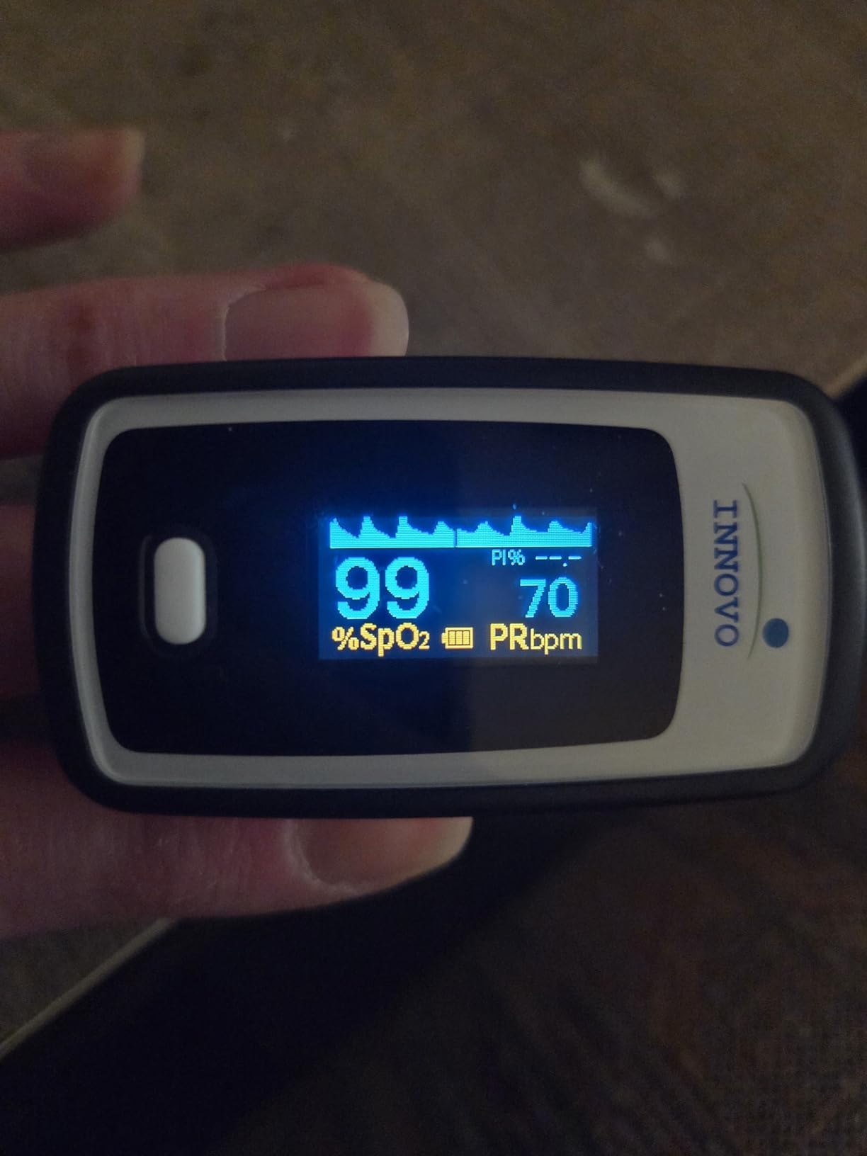 Innovo Deluxe iP900AP Fingertip Pulse Oximeter Blood Oxygen Saturation Monitor with Alarm, Plethysmograph and Perfusion Index customer photo 1