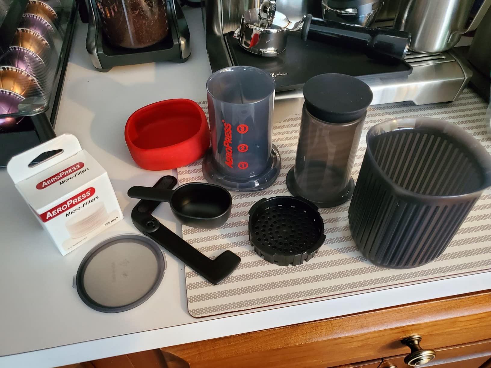 AeroPress Go, Extra Small Portable Coffee Maker Kit, Travel, Hiking & Camping, All-in-One French Press, Pour-Over & Espresso Style Manual Brewer, 2 Min Brew Makes a Less Bitter, More Flavorful Cup customer photo 2