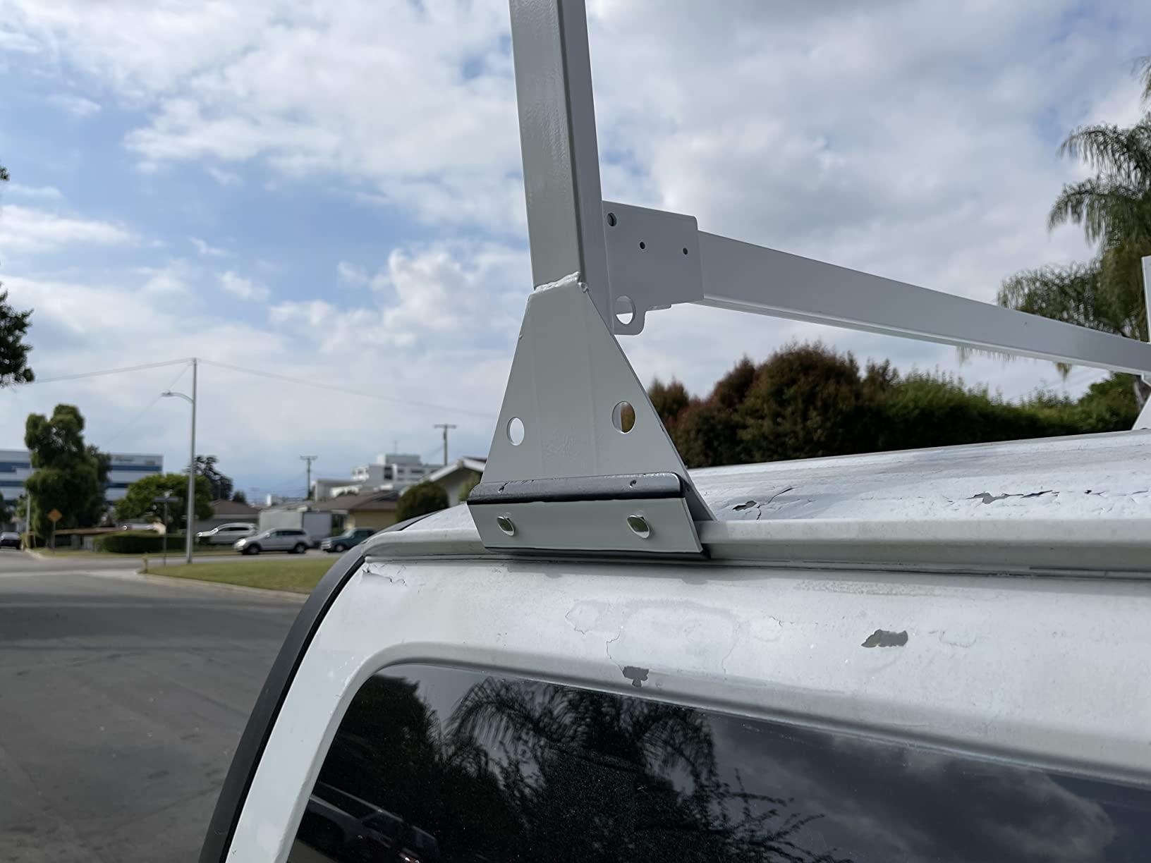 ECOTRIC 59in Roof Racks Compatible with 1996-Up Chevy Express 1500/2500/3500, 850 LBS Capacity, 3 bar roof Ladder Rack for Van Steel White customer photo 1