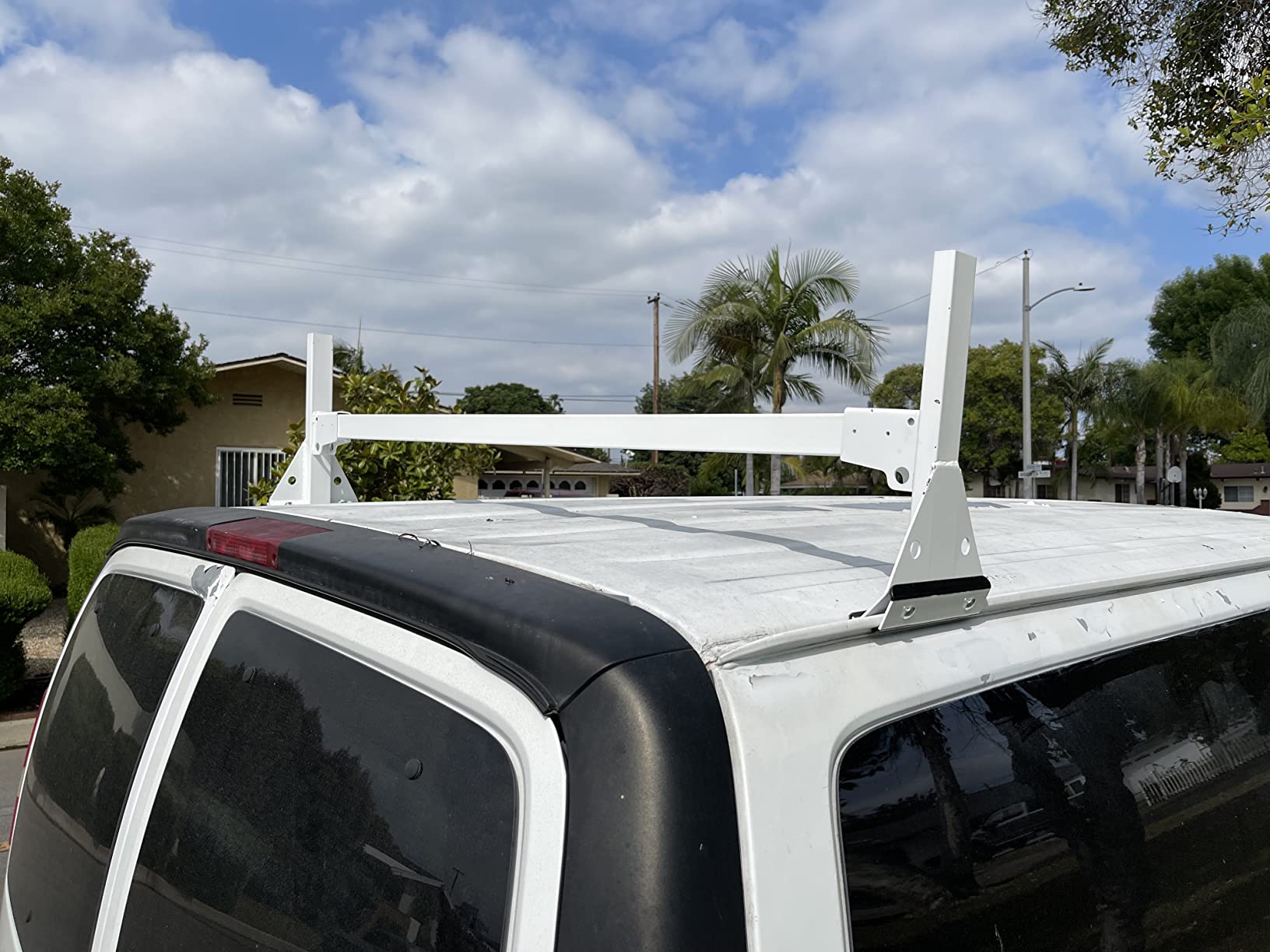 ECOTRIC 59in Roof Racks Compatible with 1996-Up Chevy Express 1500/2500/3500, 850 LBS Capacity, 3 bar roof Ladder Rack for Van Steel White customer photo 2