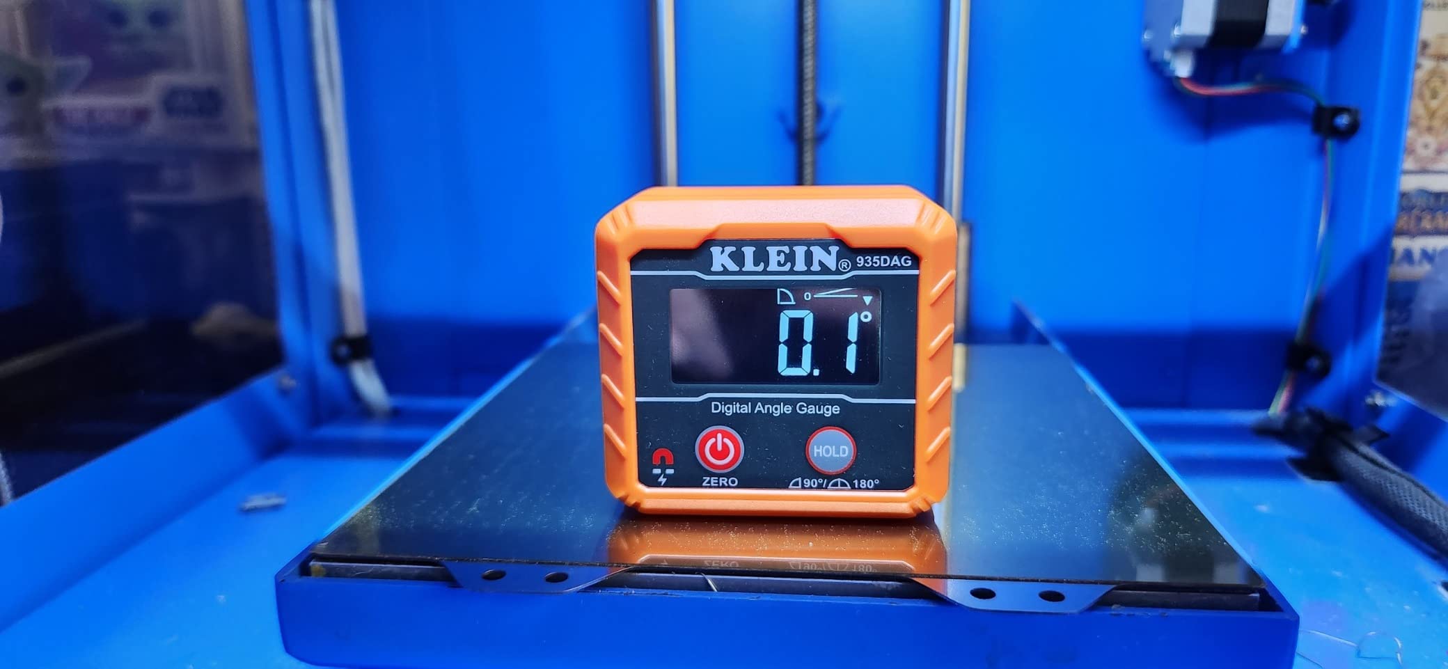 Klein Tools 935DAG Digital Electronic Level and Angle Gauge, Measures 0 - 90 and 0 - 180 Degree Ranges, Measures and Sets Angles customer photo 2
