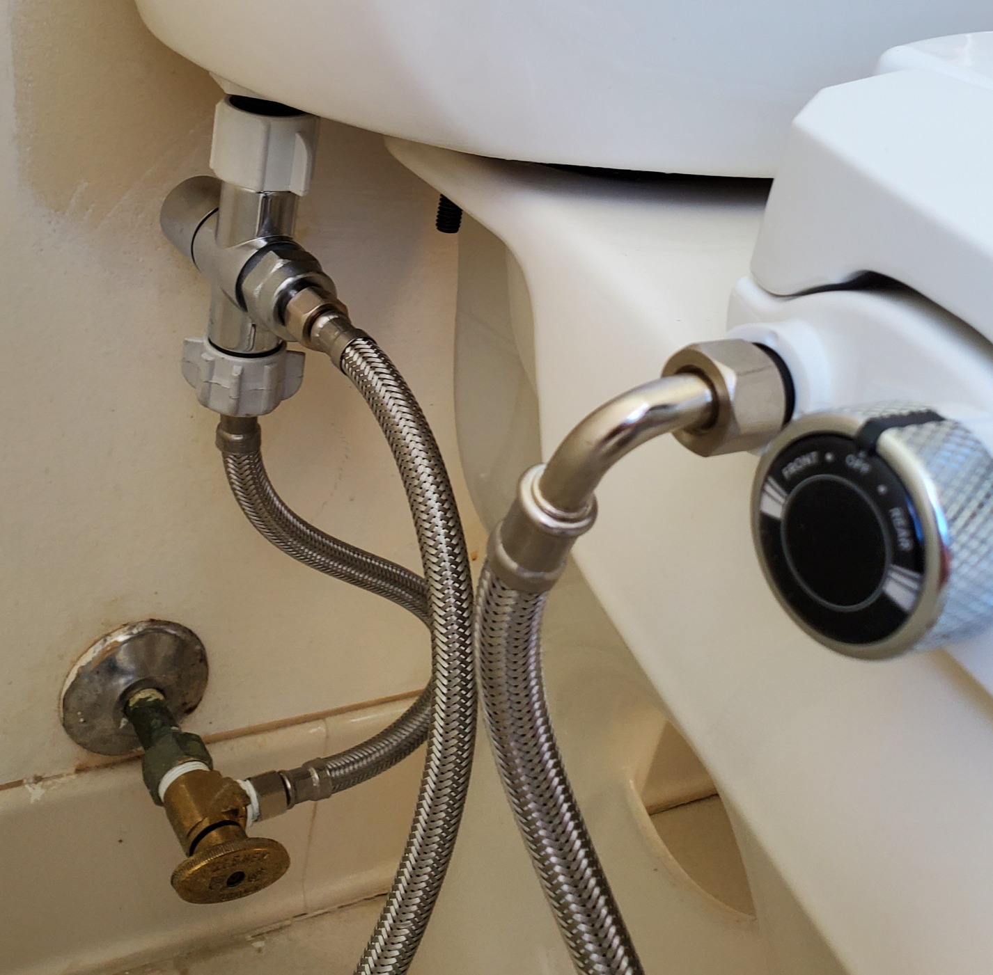 Brondell Bidet Toilet Seat, Non-Electric Swash Ecoseat, Fits Elongated Toilets, White - Dual Temperature, Dual Nozzle System - Bidet with Easy Installation customer photo 1