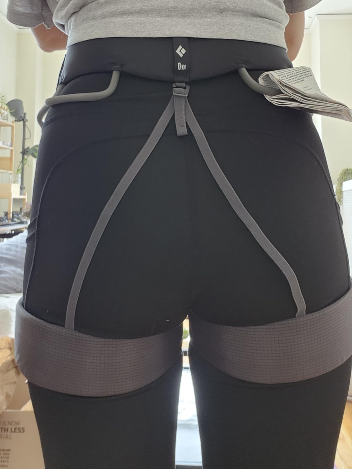 BLACK DIAMOND Men's Momentum Rock Climbing Harness | Dual Core Construction | Adjustable Waist & Leg Loops customer photo 1