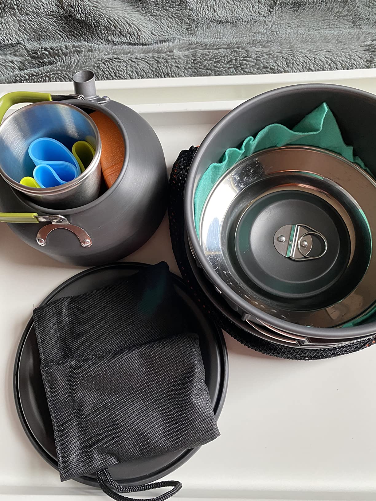 Odoland 16pcs Camping Cookware Set with Folding Camping Stove, Non-Stick Lightweight Pot Pan Kettle Set with Stainless Steel Cups Plates Forks Knives Spoons for Camping Backpacking Outdoor Picnic customer photo 2