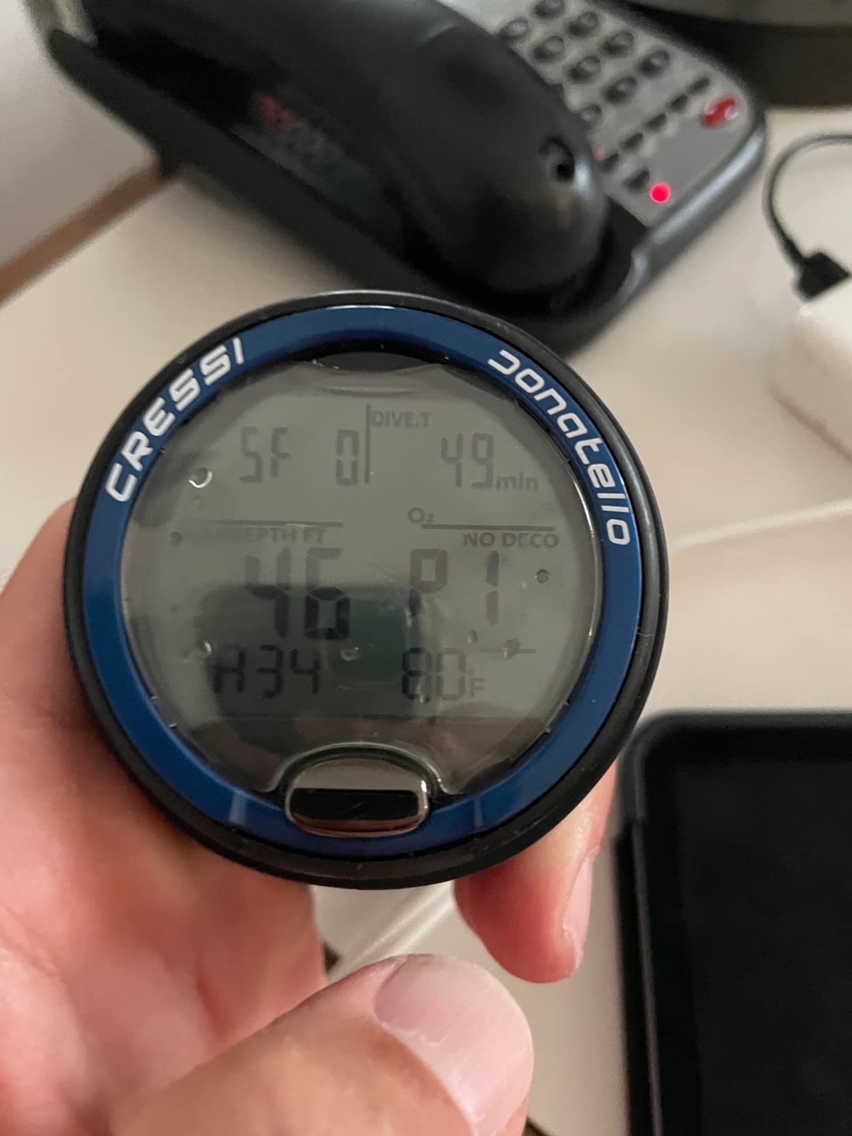 Cressi Scuba Diving Computer for Beginners - 4-Dive Modes: Air • Nitrox • Gauge • Free - Long Battery Life - Strong Backlit Display - Donatello: Made in Italy customer photo 2