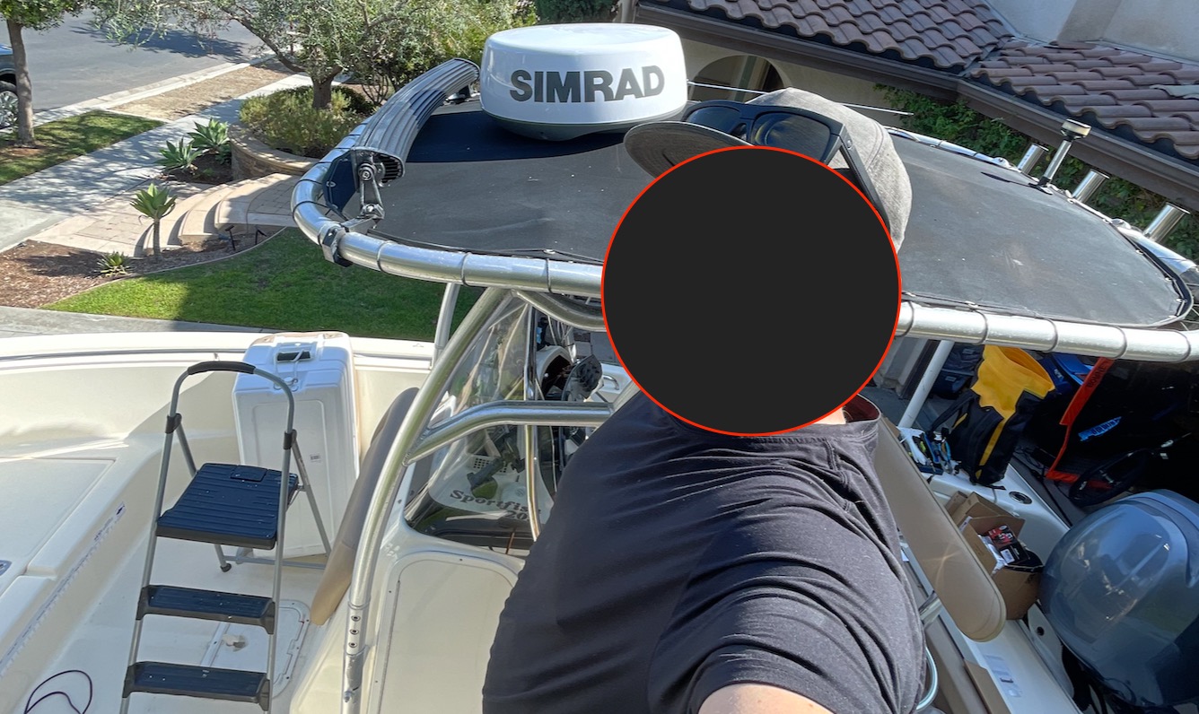 Simrad HALO20+ 36 NM 20-inch Pulse Compression Radar, 60 RPM, with Collision Avoidance and VelocityTrack, Dual Range Doppler Technology Built-in customer photo 1
