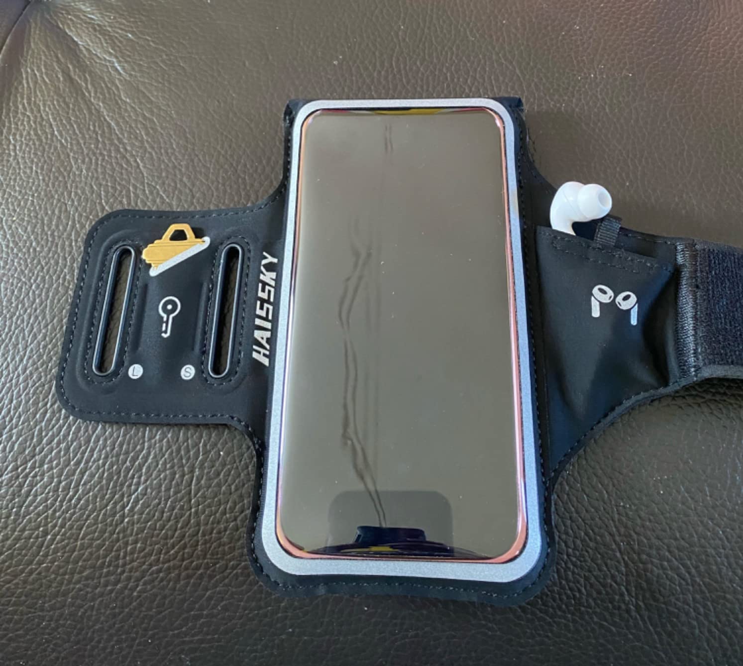 Cell Phone Running Armband with Zipper Pocket Armband Case Running Holder for iPhone 16 Pro Max/15/14 Pro Max/13/12 /11 Pro Max/XS/XR,Galaxy S20 S10,Sweatproof Arm Band with Card/Key Bag customer photo 2