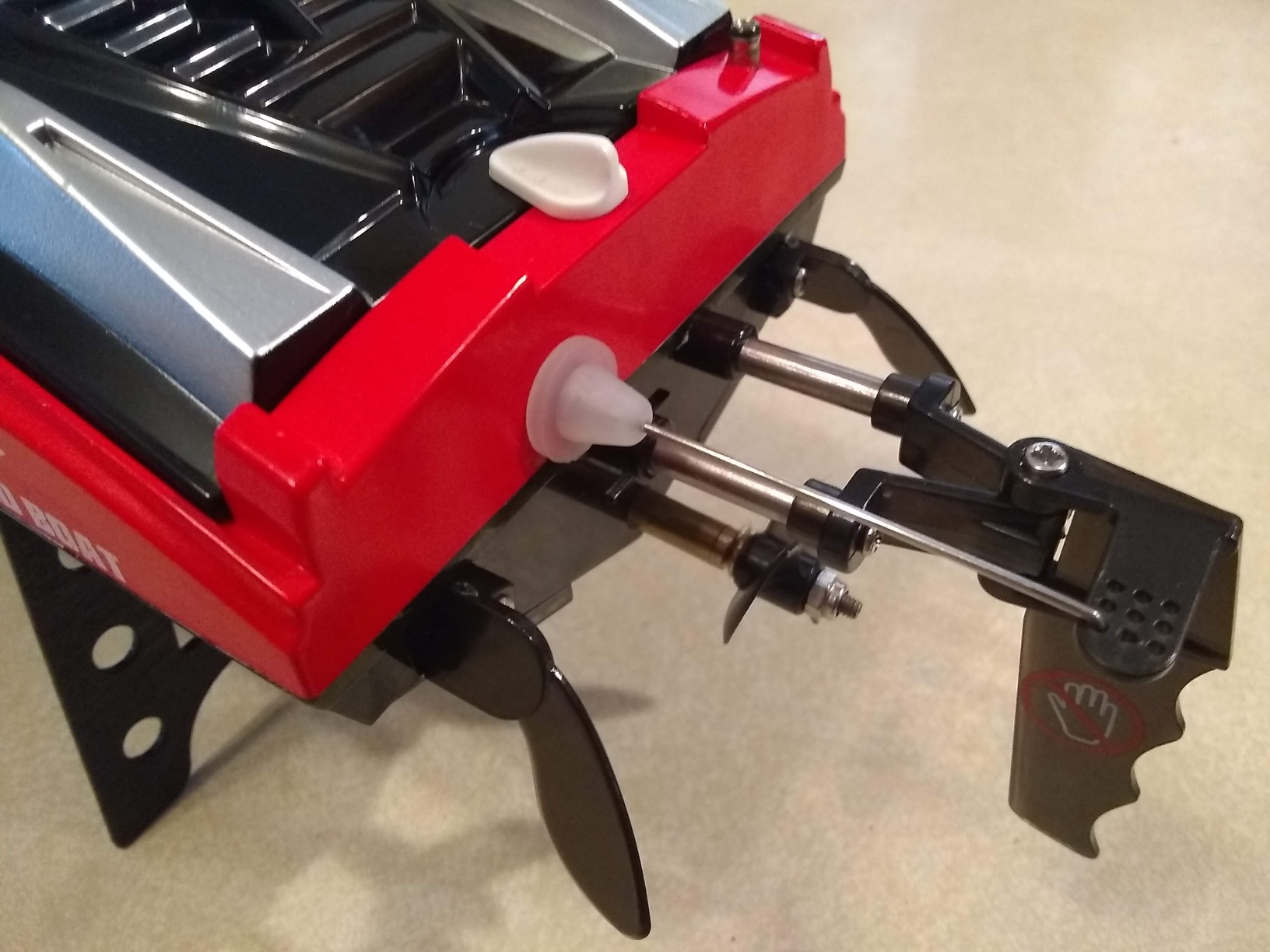 DEERC H120 Fast RC Boat for Pools and Lakes, 2.4 GHz 20+ MPH Racing Boats for Kids & Adults with Rechargeable Battery, Low Battery Alarm, Capsize Recovery, Gifts for Boys Girls customer photo 2