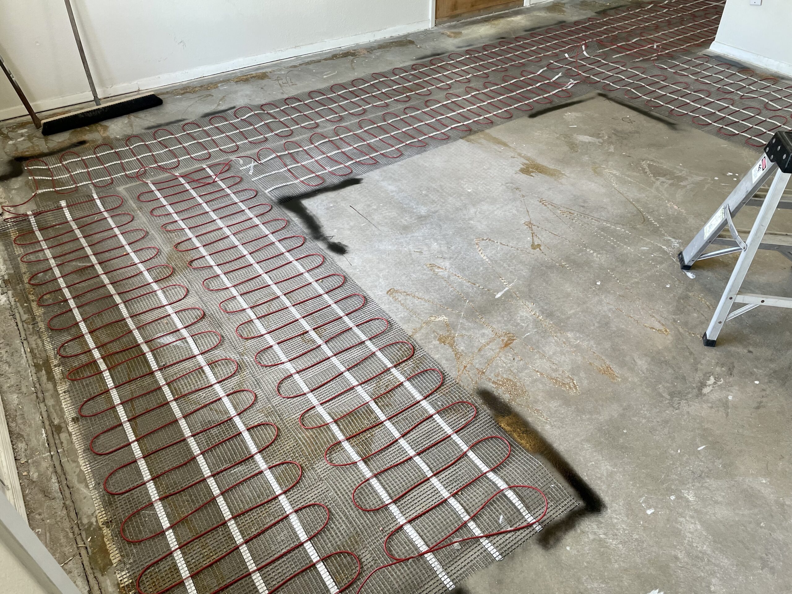 LuxHeat 30sqft Floor Heating Mat Kit - 120v Electric Radiant Underfloor Heating System - Heated Flooring System for Tile & Laminate - Includes UDG Programmable Thermostat w/GFCI, Alarm & Sensor customer photo 2