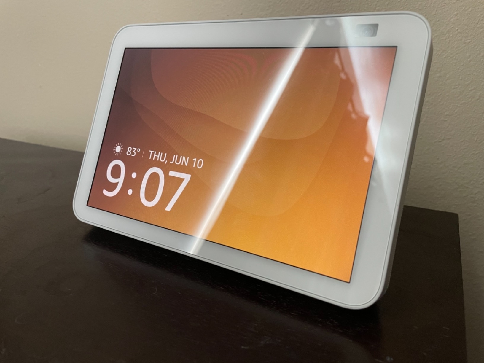 Echo Show 8 (2nd Gen, 2021 release) | HD smart display with Alexa and 13 MP camera | Glacier White customer photo 1