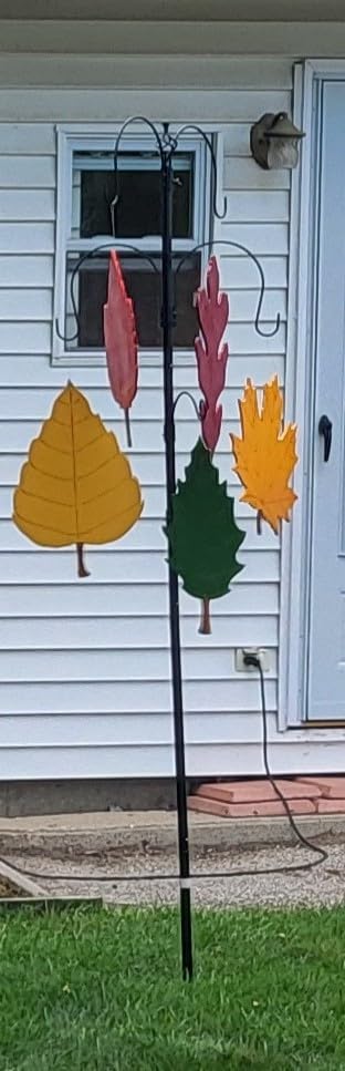 Best Choice Products 6-Hook Bird Feeding Station, Steel Multi-Feeder Kit Stand for Attracting Wild Birds w/ 4 Bird Feeders, Mesh Tray, Bird Bath, 5-Prong Base - Black customer photo 2