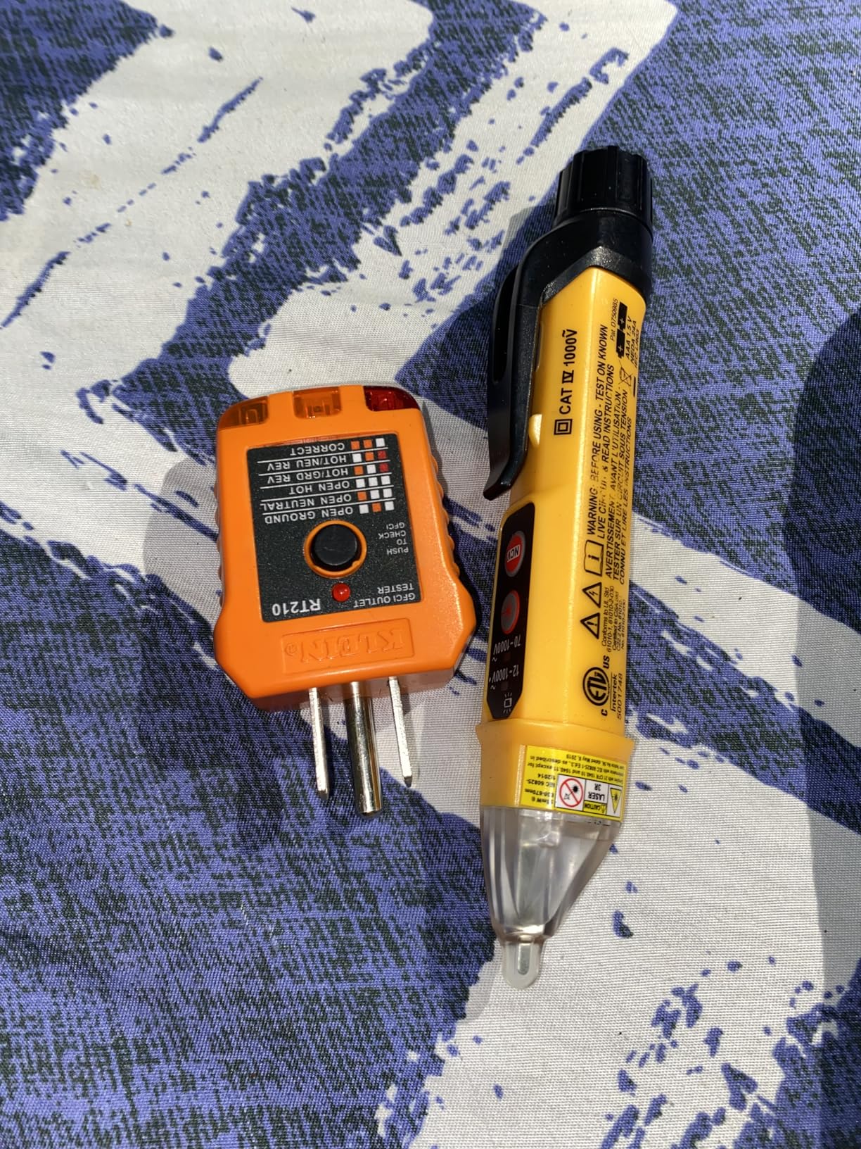 Klein Tools NCVT-5A Voltage Tester, Non-Contact Dual Range Voltage Tester Pen with Integrated Laser Pointer and Visual and Audible Alerts customer photo 1