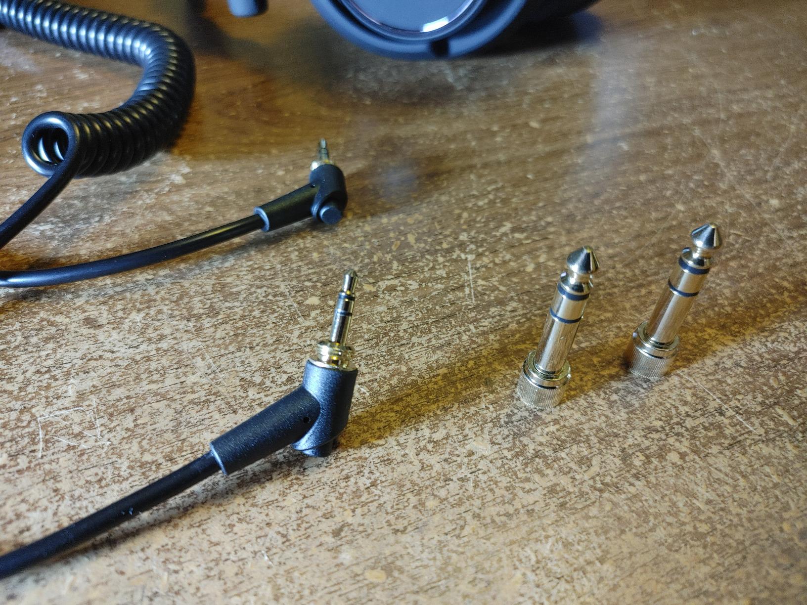 MAONO MH601 Professional Studio Monitor Headphones, Wired Closed Back Over Ear DJ Headset with 50mm Drivers and 1/4 inch to 3.5mm Jack for Guitar Amp Recording Mixing Piano Music Podcast Streaming customer photo 2