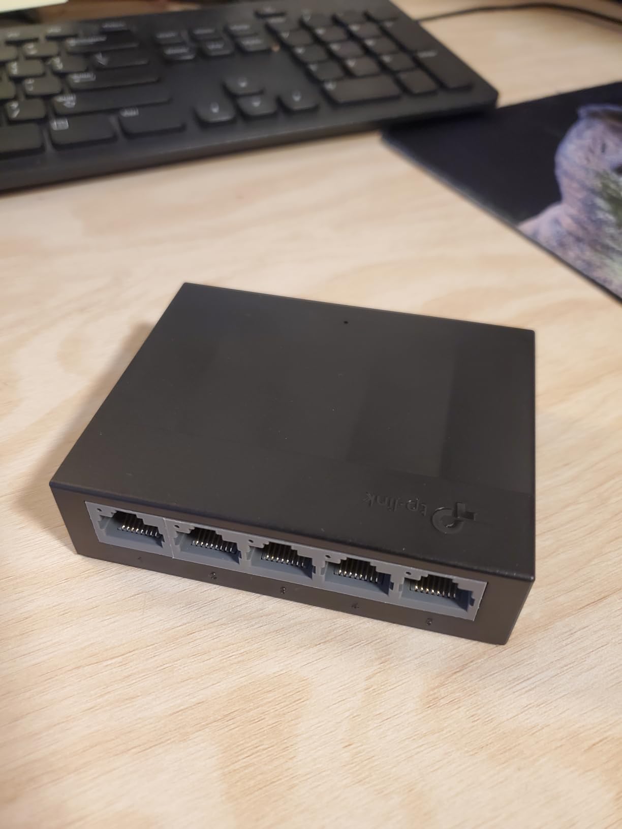 TP-Link Litewave 5 Port Gigabit Ethernet Switch, Desktop Ethernet Splitter, Unshielded Network Switch, Plug & Play, Fanless Quiet, Unmanaged (LS1005G) customer photo 2