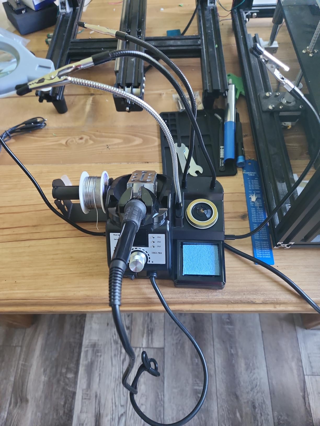 X-Tronic 3060-PRO - 75W Soldering Iron Station Kit - 5 Extra Tips - Mini Mag Lamp - 4 Helping Hands - Solder Sucker - Tweezers - 50g Solder - Brass Sponge w/Flux - Sleep Func, °C/°F, 3 Temp Presets! customer photo 2